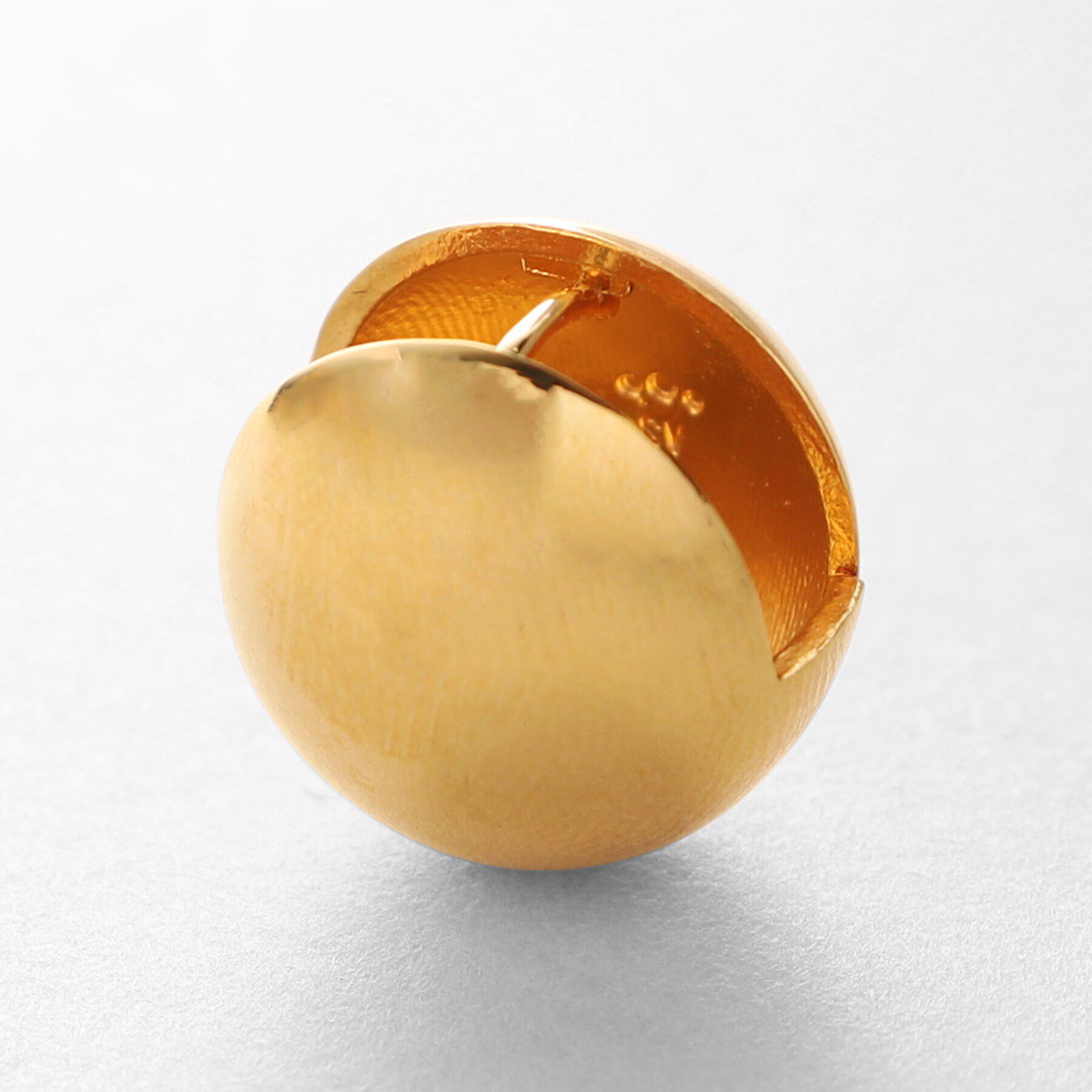 COCOSHNIK ONKITSCH「シルバー ハギーピアス ボールL GP」|ピアス|