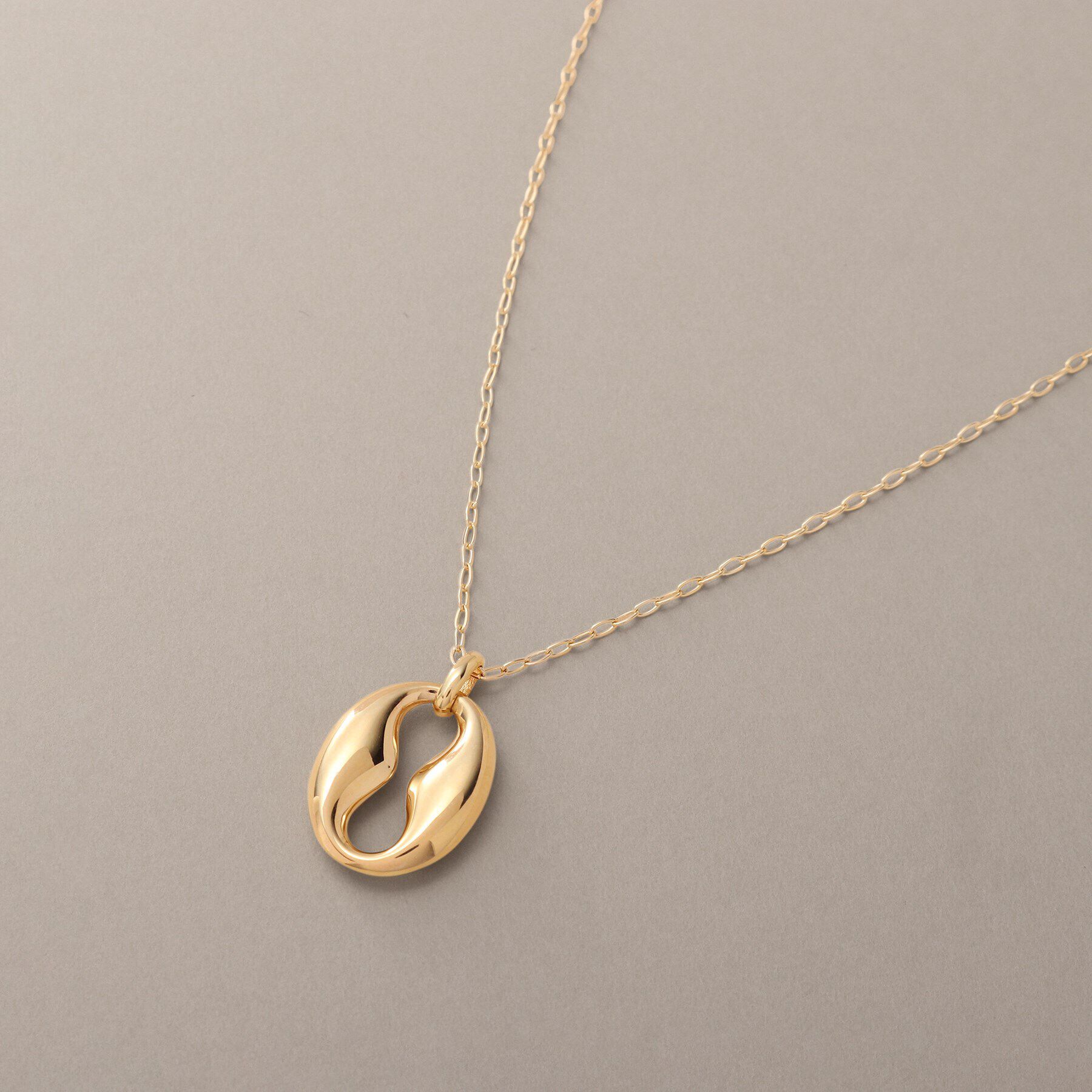 COCOSHNIK「K10中空マリンモチーフ ネックレス」|ネックレス|