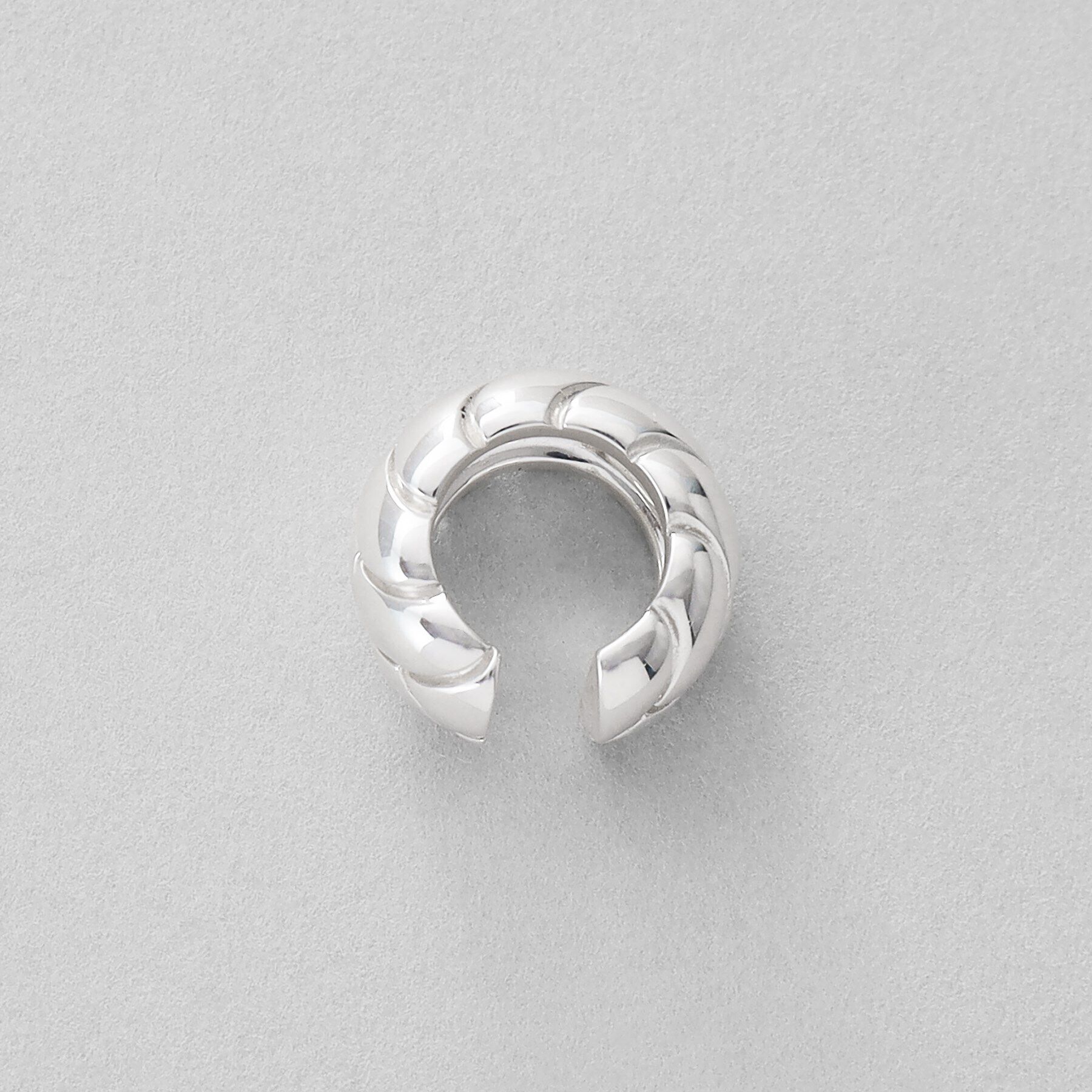 COCOSHNIK ONKITSCH「シルバー ブリックモチーフ イヤーカフ」|イヤリング|