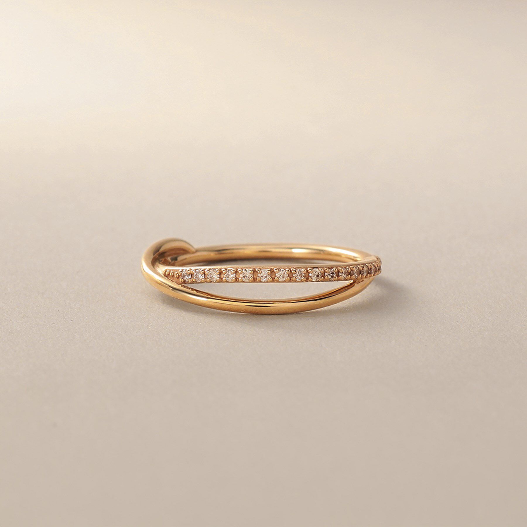 COCOSHNIK「K10ダイヤモンド クロスライン リング」|リング|