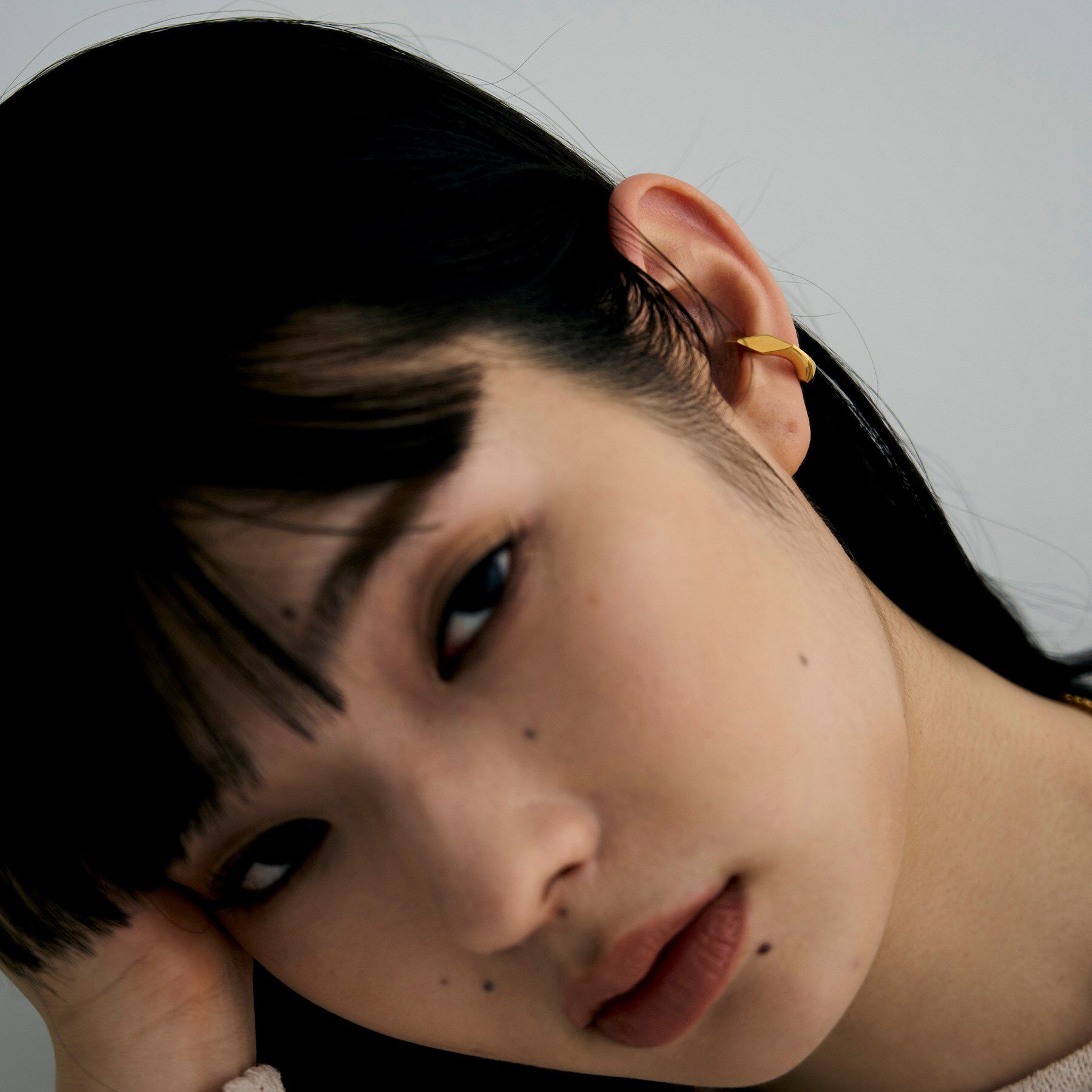 COCOSHNIK ONKITSCH「シルバー カーブチェーンモチーフイヤカフ GP」|イヤリング|