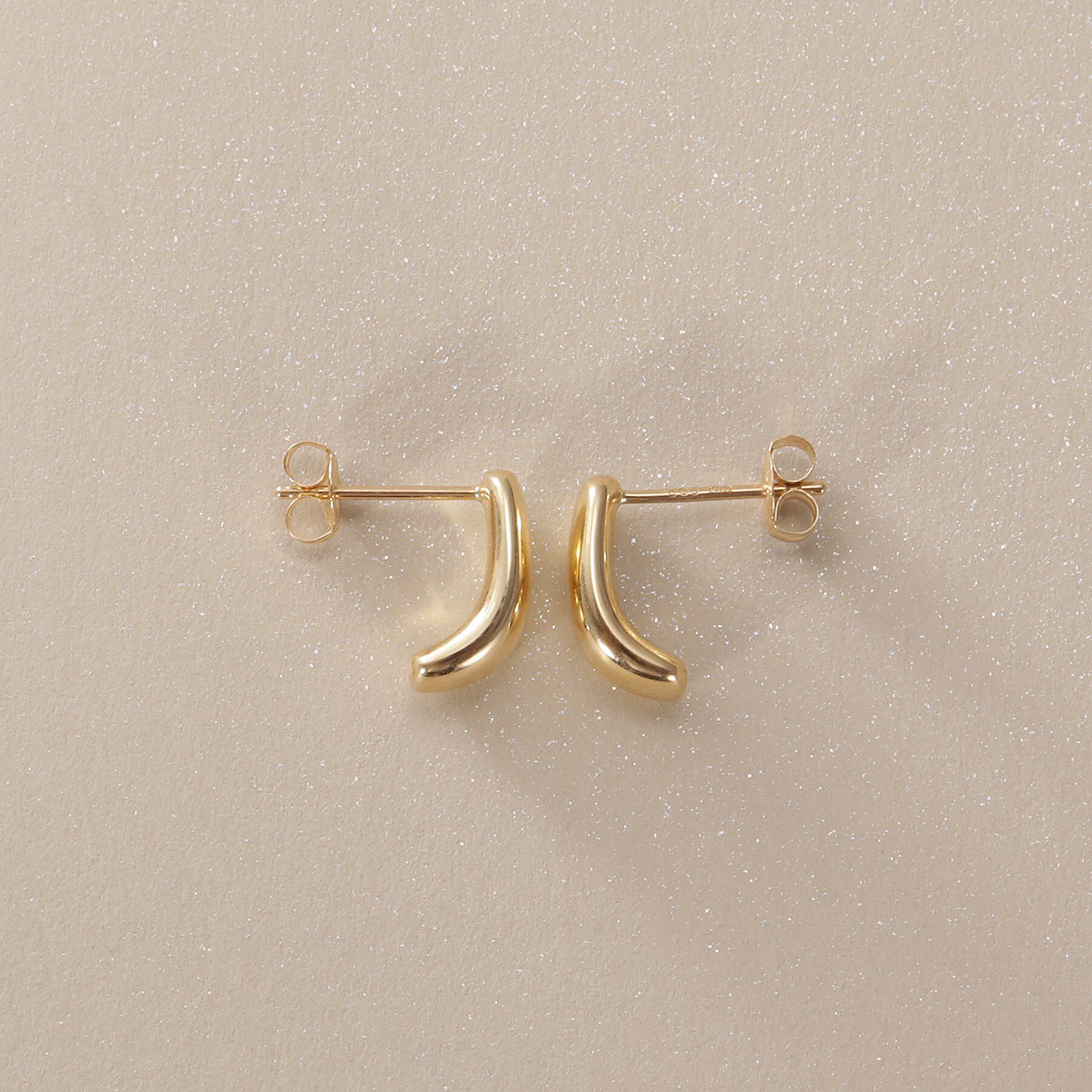 COCOSHNIK「K10中空クッションカーブ スタッドピアス」|ピアス|