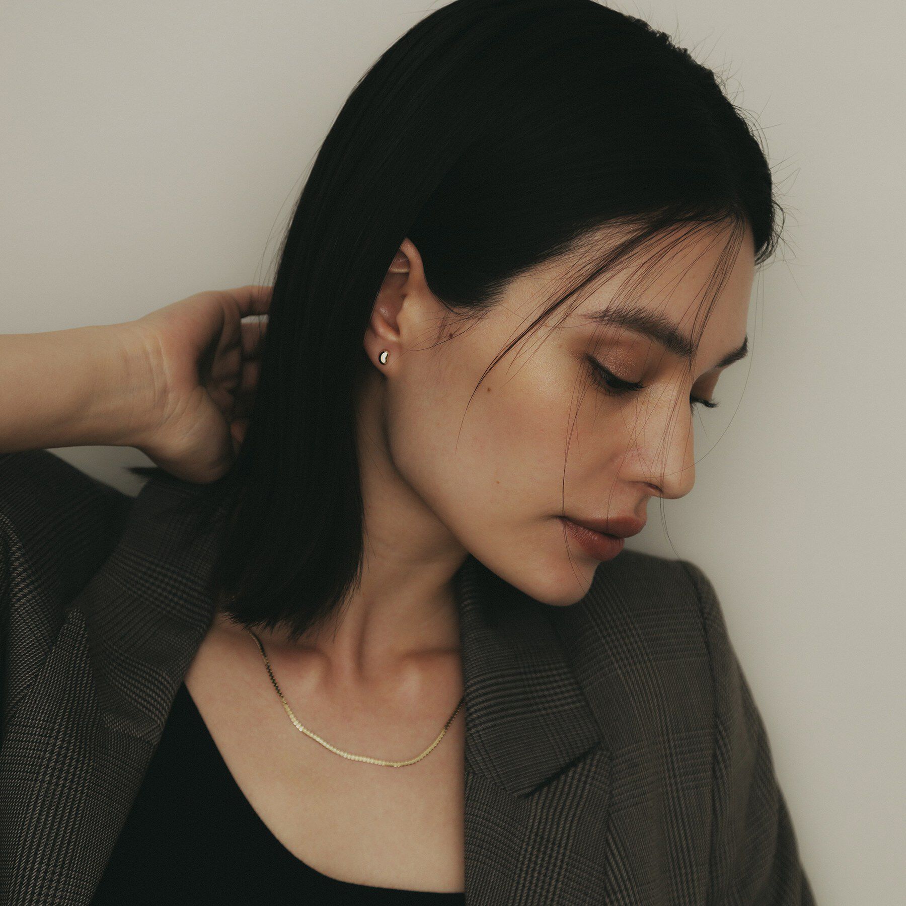 COCOSHNIK「K10【サステナブル】ビーンズシェイプ スタッドピアス」|ピアス|