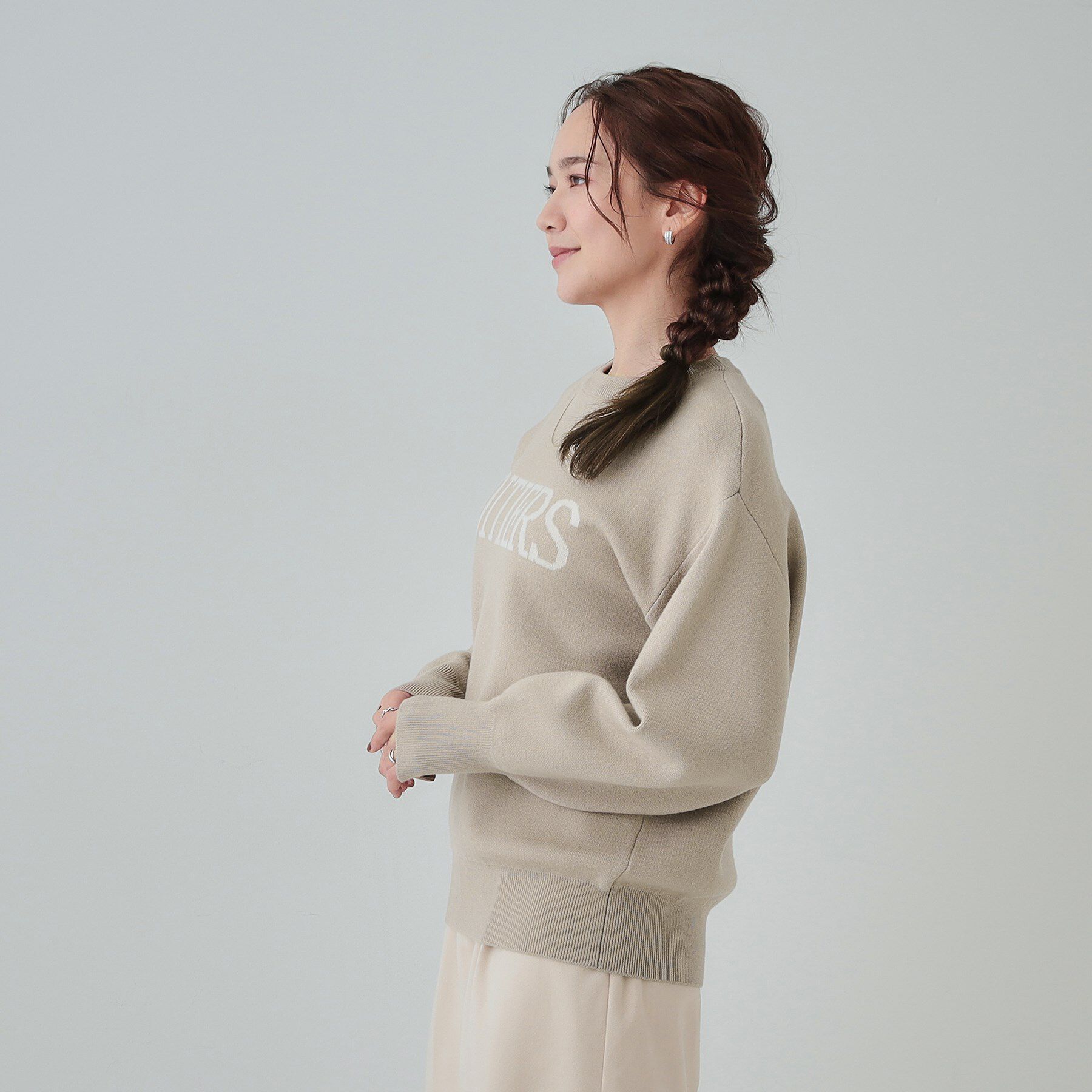 SHOO･LA･RUE「【洗える/ちくちくしにくい/静電気軽減】スウェットライク ロゴニット」|ニット・セーター|