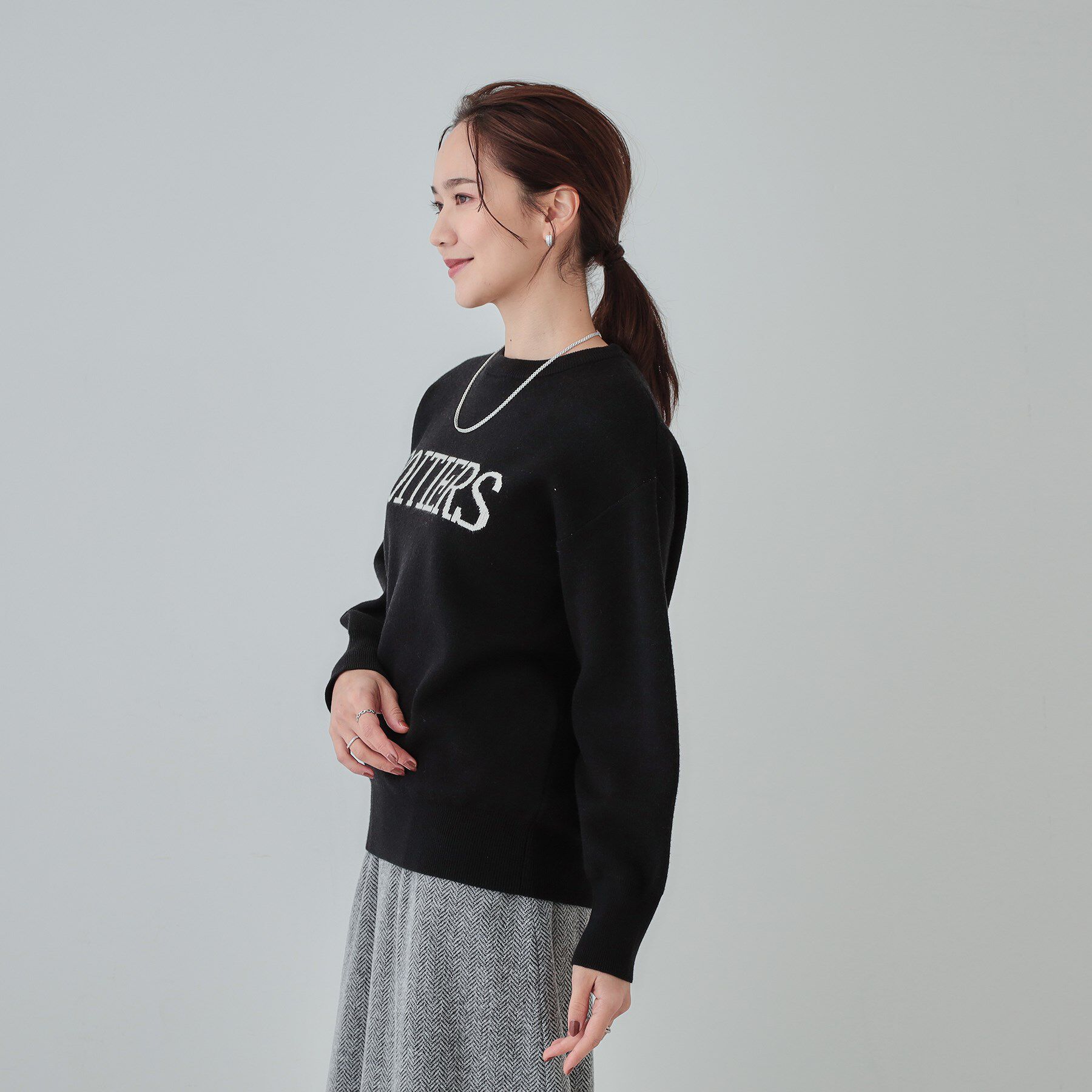 SHOO･LA･RUE「【洗える/ちくちくしにくい/静電気軽減】スウェットライク ロゴニット」|ニット・セーター|