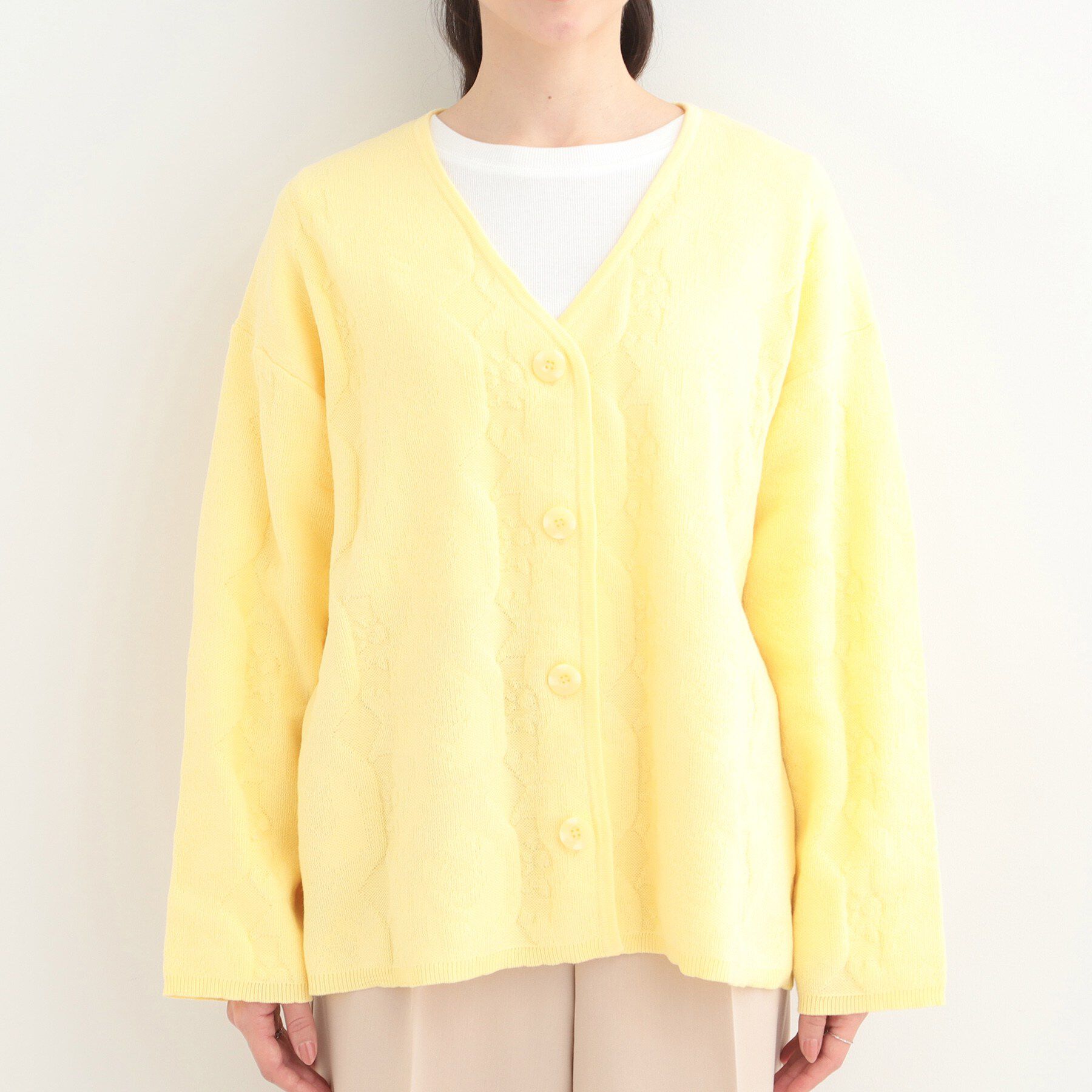 SHOO･LA･RUE「無地柄がコーデのアクセントに Vネックカーディガン」|カーディガン|