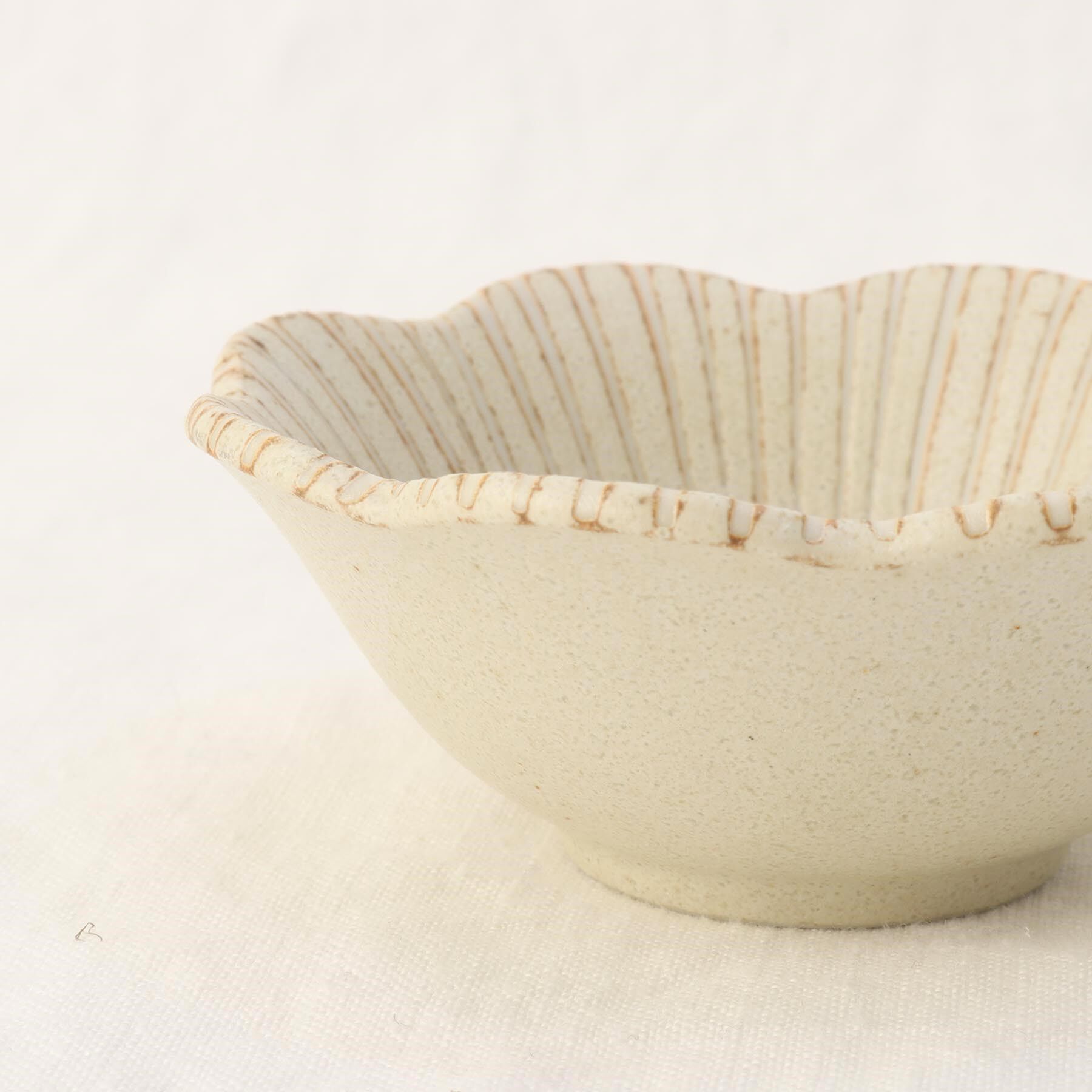 212 KITCHEN STORE「はなこまち 豆鉢 白」|食器・キッチングッズ|