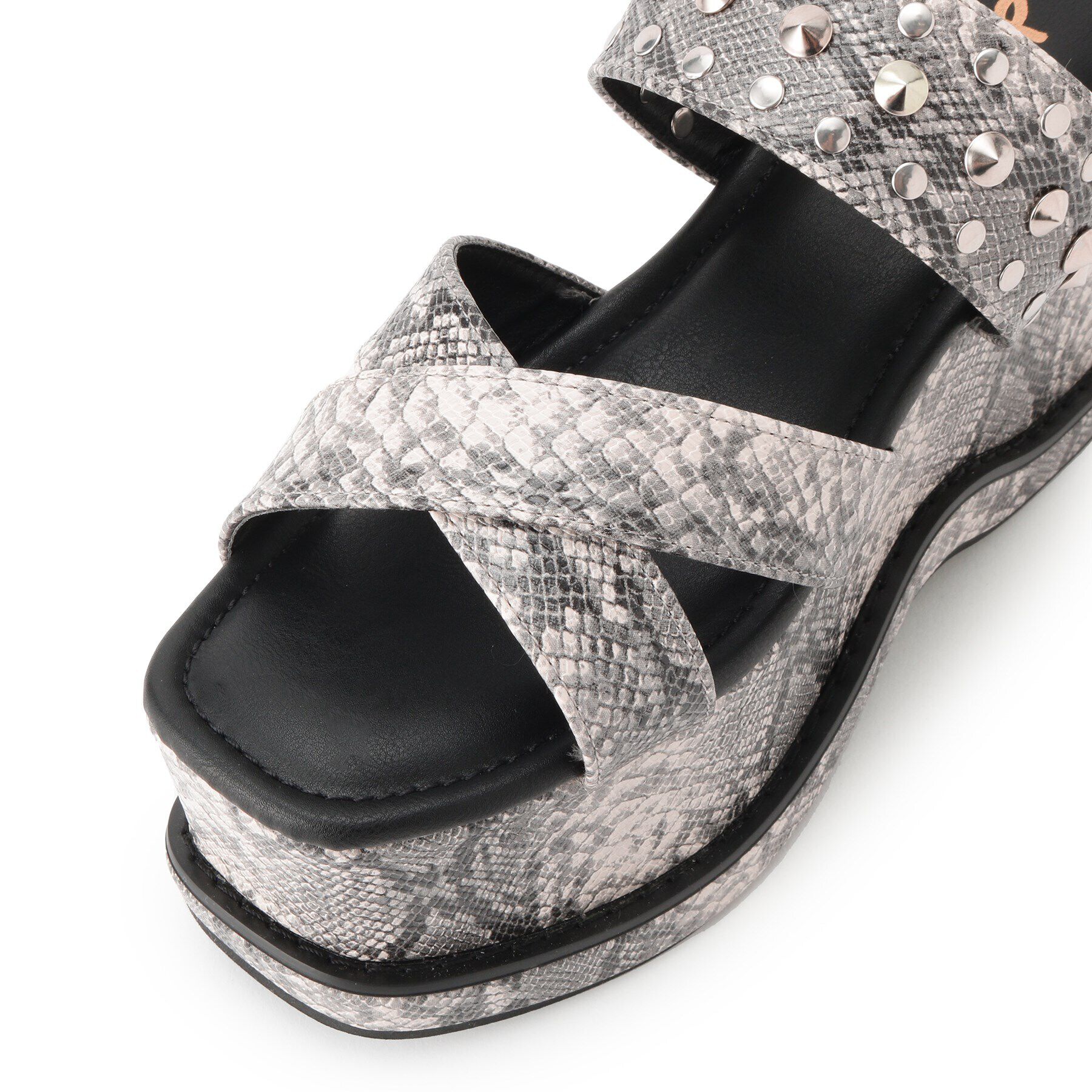 csT&P「厚底スタッズ付きサンダル」|サンダル|