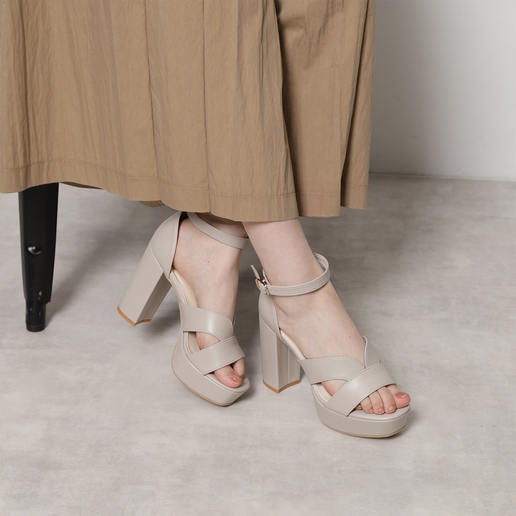 ESPERANZA「ネックベルトチャンキーヒールサンダル」|サンダル|