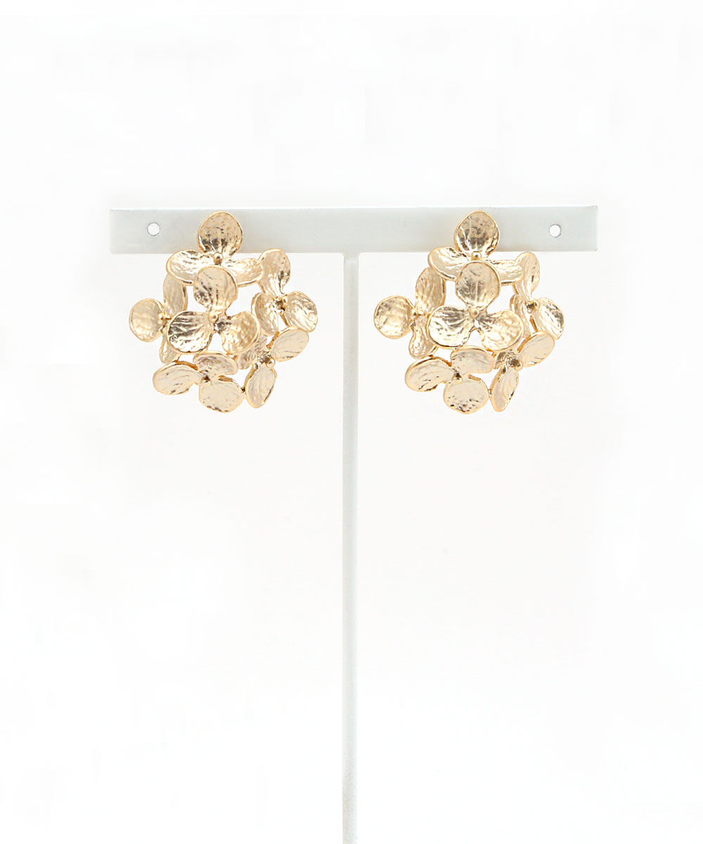 colleca la「メタルフラワーイヤリング」|イヤリング|