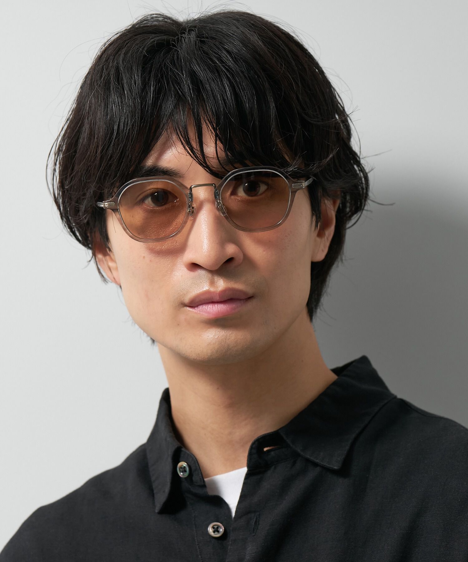  「ボストン型 調光サングラス｜紫外線対策｜レンズの色が変わるサングラス｜Zoff | UNITED ARROWS Wellness」|サングラス|