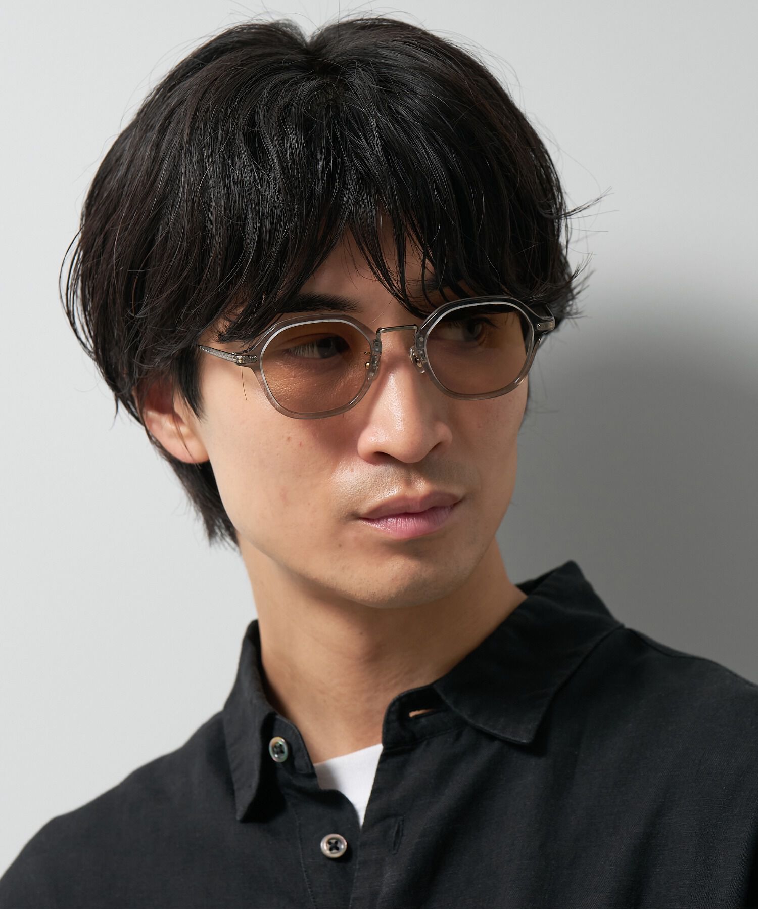  「ボストン型 調光サングラス｜紫外線対策｜レンズの色が変わるサングラス｜Zoff | UNITED ARROWS Wellness」|サングラス|