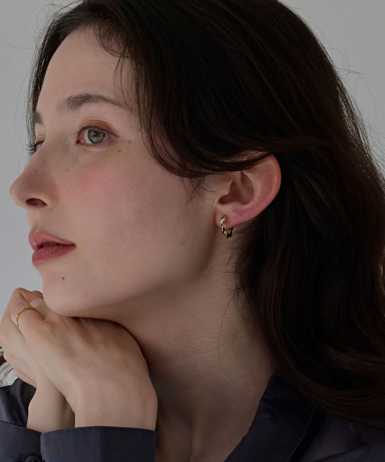 Phoebe「【金属アレルギー対応/痛くないシリーズ】メタルループフィットイヤリング　ゴールド」|イヤリング|