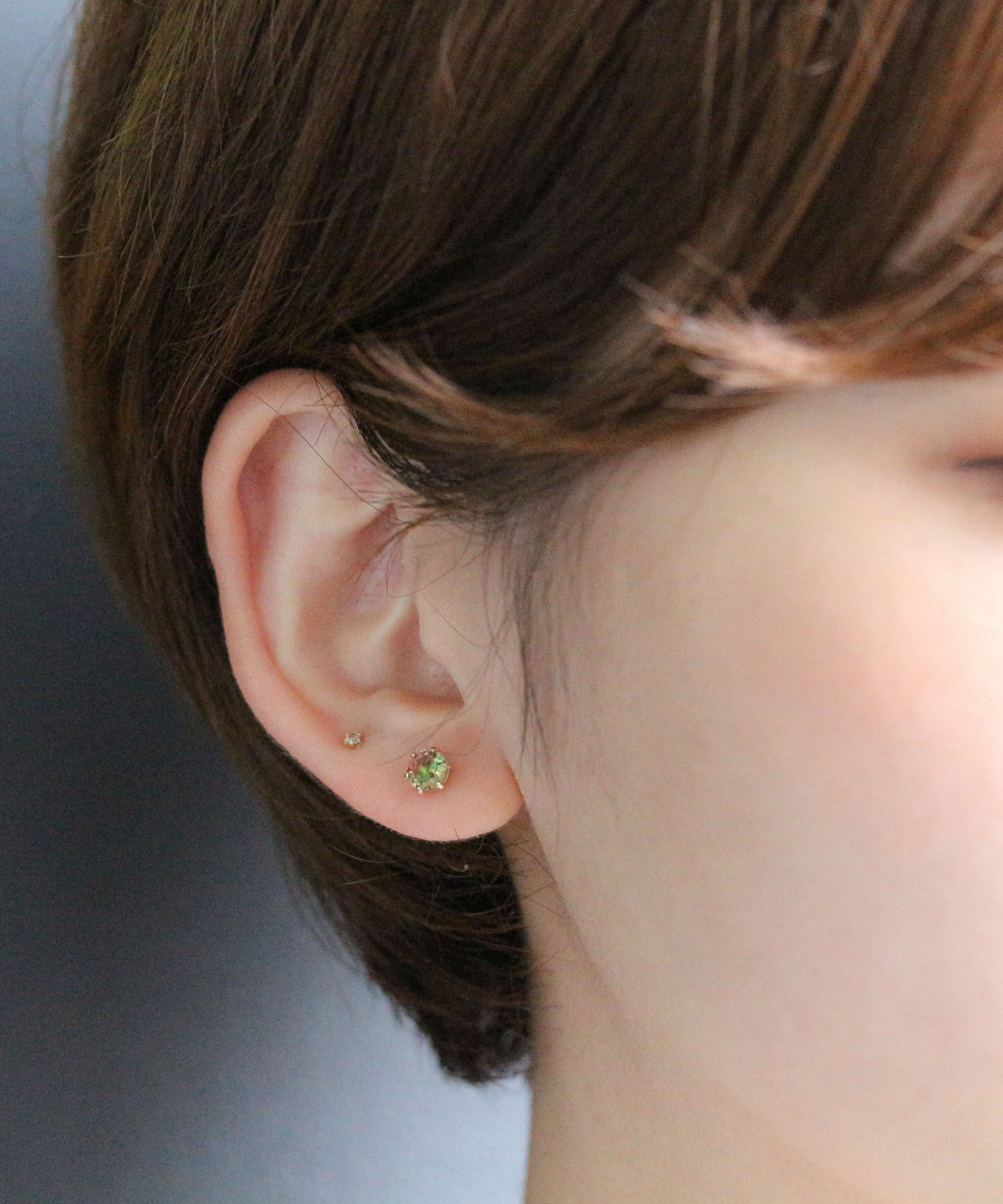  「グラデーションクリスタル ピアス | K10YG」|ピアス|