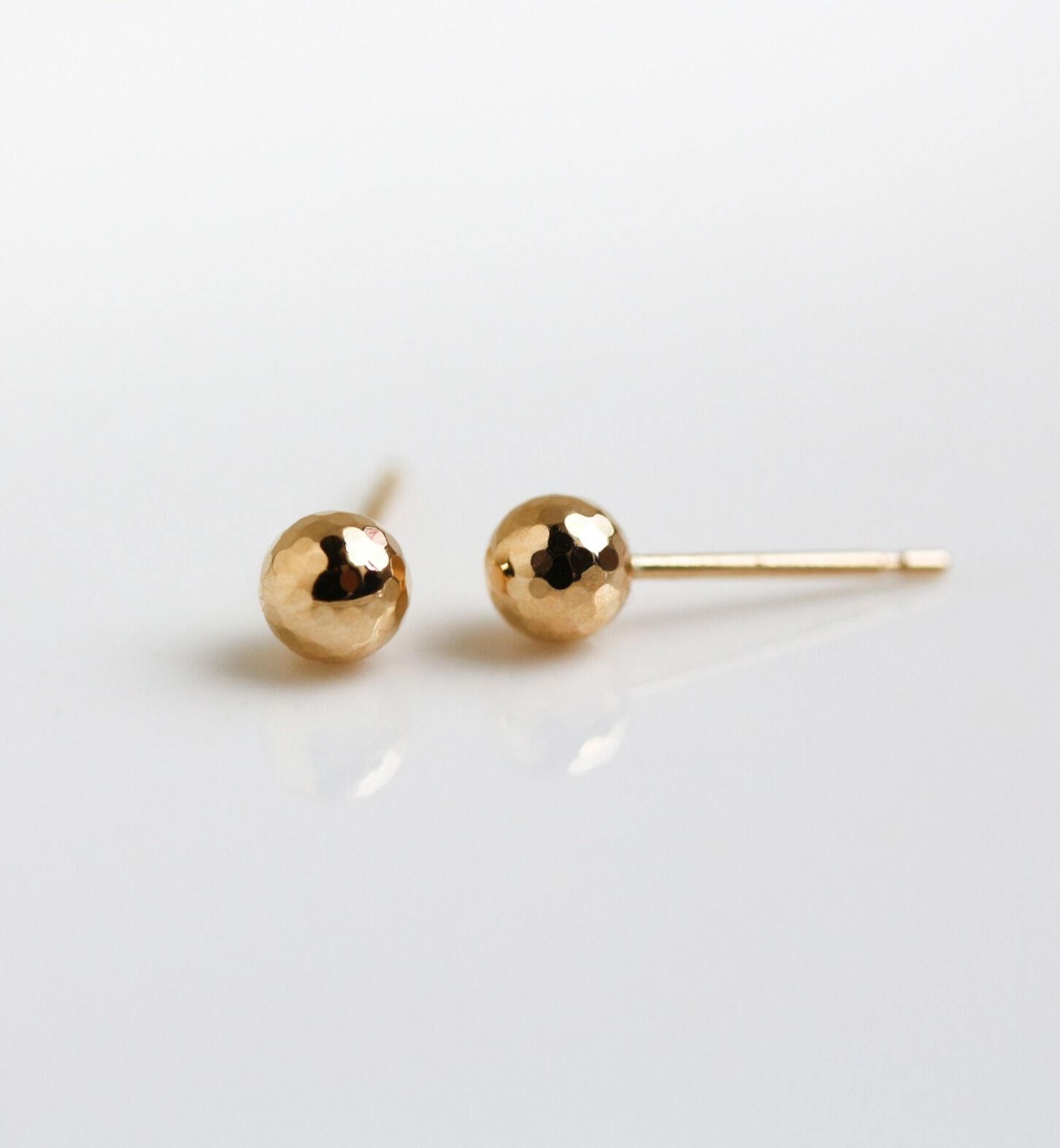  「ゴールド ミラーボール 4mm ピアス | K18」|ピアス|