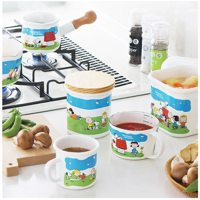 BACKYARD FAMILY「ホーロー 計量カップ スヌーピー 通販 ホーローメジャーカップ S 450ml 計量 カップ」|食器・キッチングッズ|