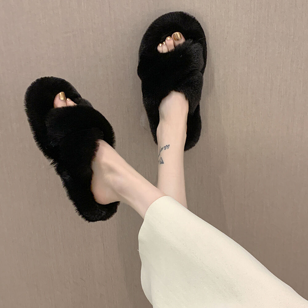 BACKYARD FAMILY「スリッパ おしゃれ 冬用 通販 ルームシューズ 冬 フェイク ファー レディース もこもこ」|ルームシューズ|ブラック1