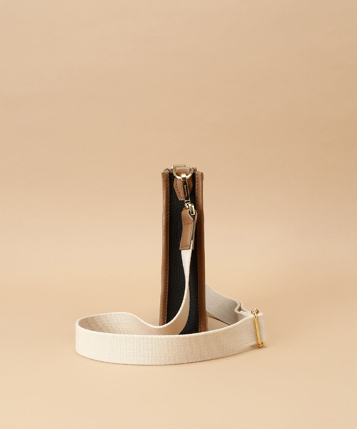 Samantha Thavasa「パンチングデザイン スクエアショルダーバッグ」|ショルダー・メッセンジャー|