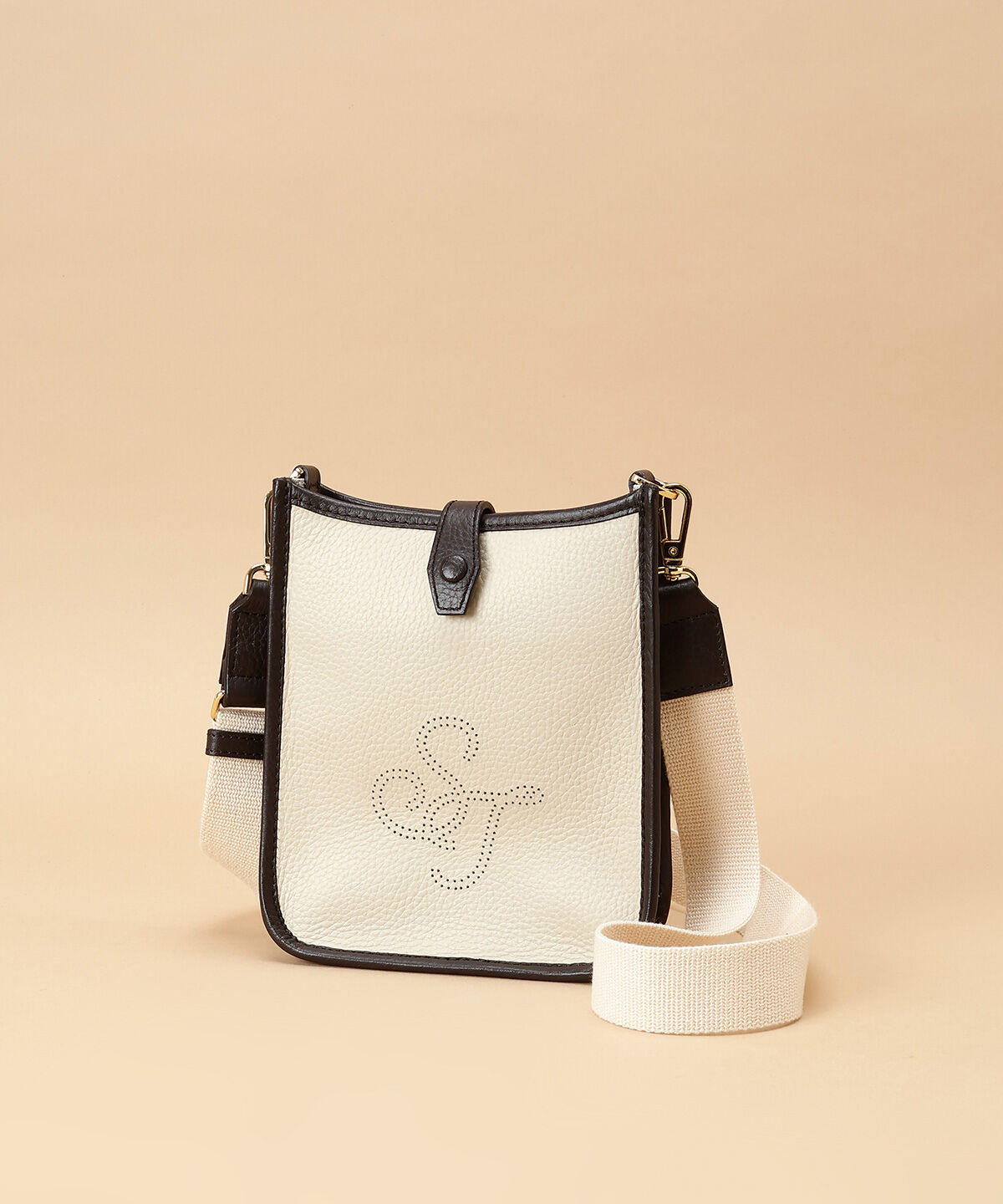 Samantha Thavasa「パンチングデザイン スクエアショルダーバッグ」|ショルダー・メッセンジャー|