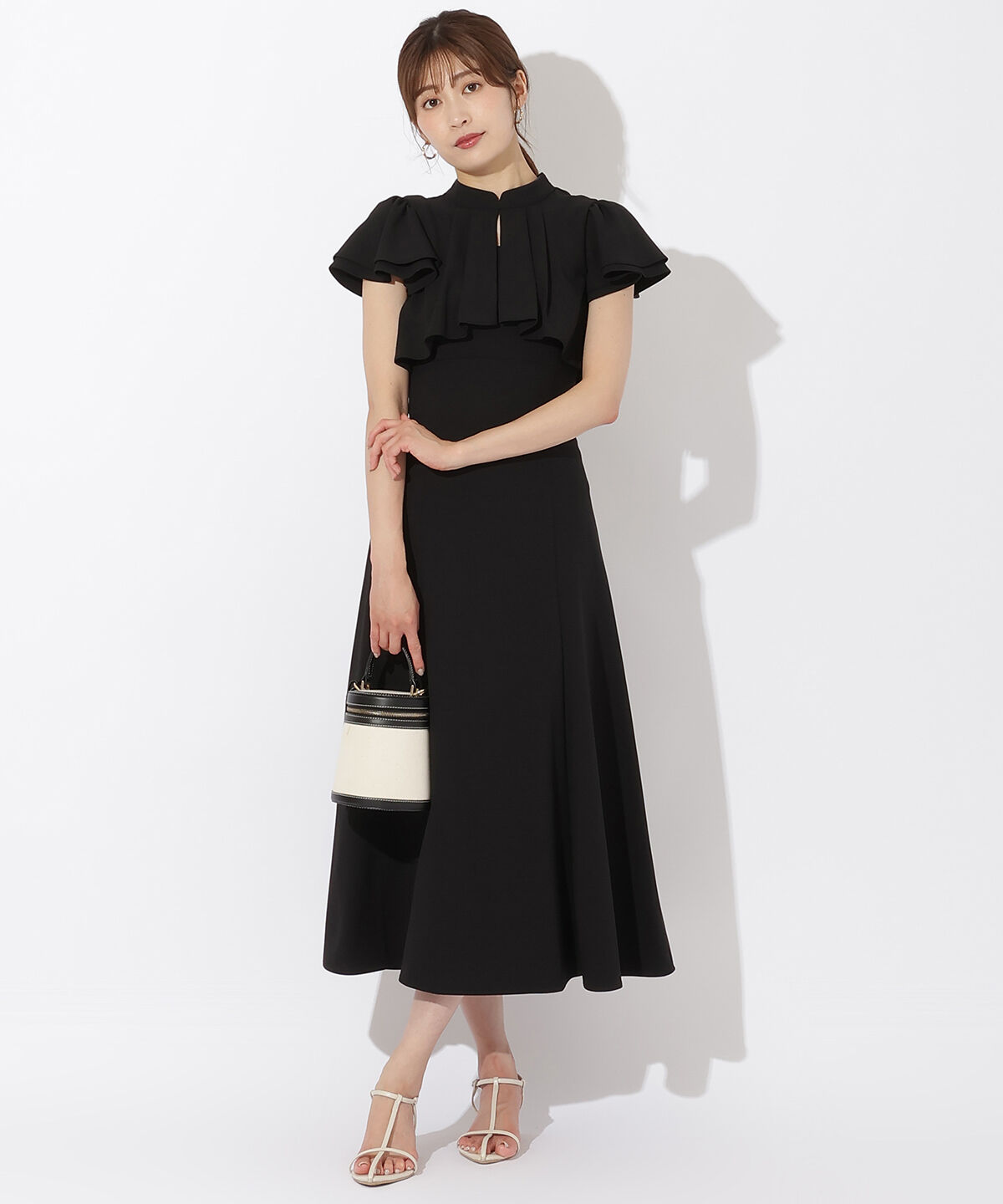 アンドクチュール「フリルケープ風ワンピース」|ワンピース|