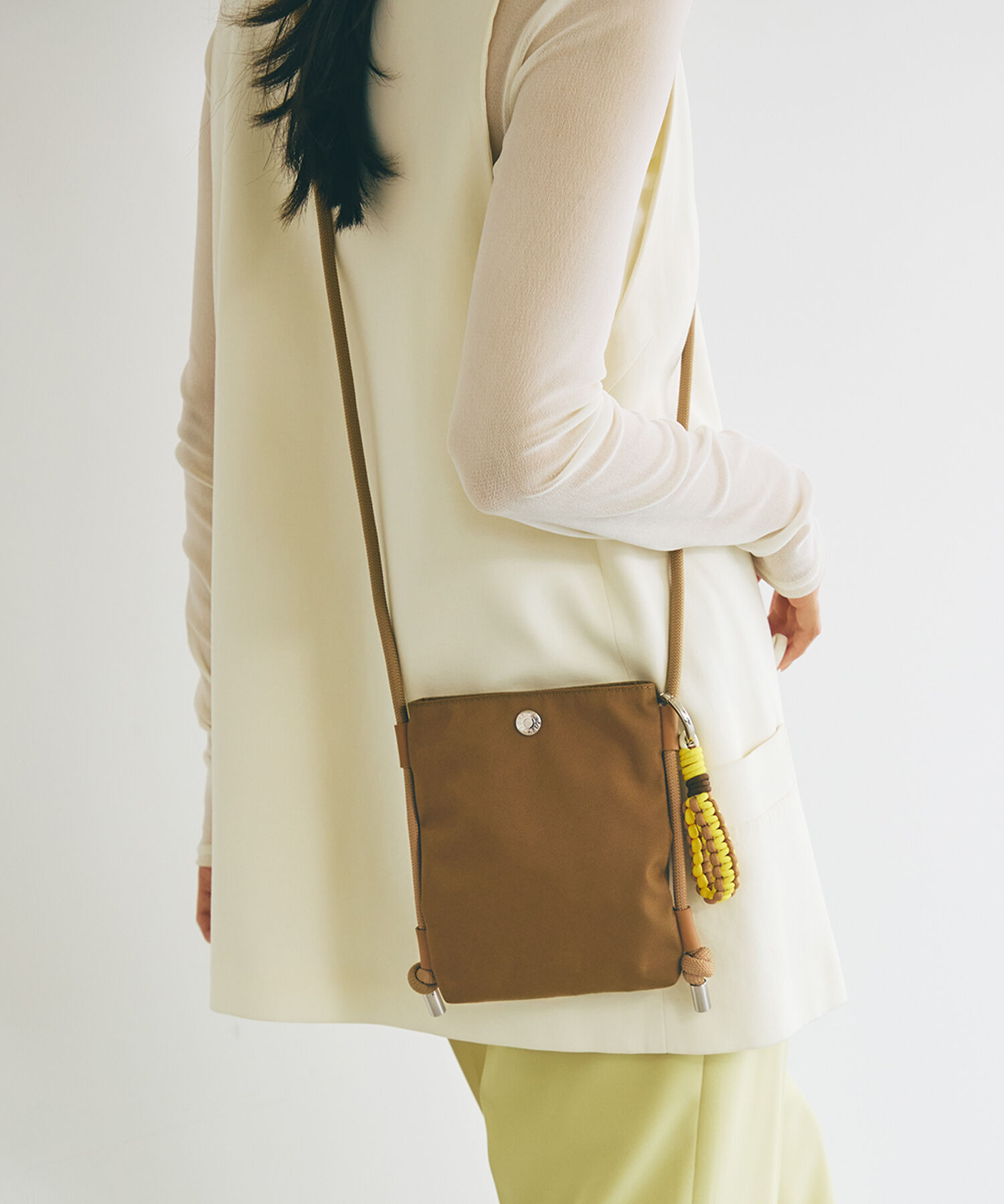 TOPKAPI BREATH「【Breath TOPKAPI】コードチャーム付き ミニショルダーバッグ / サコッシュ」|ショルダー・メッセンジャー|キャメル