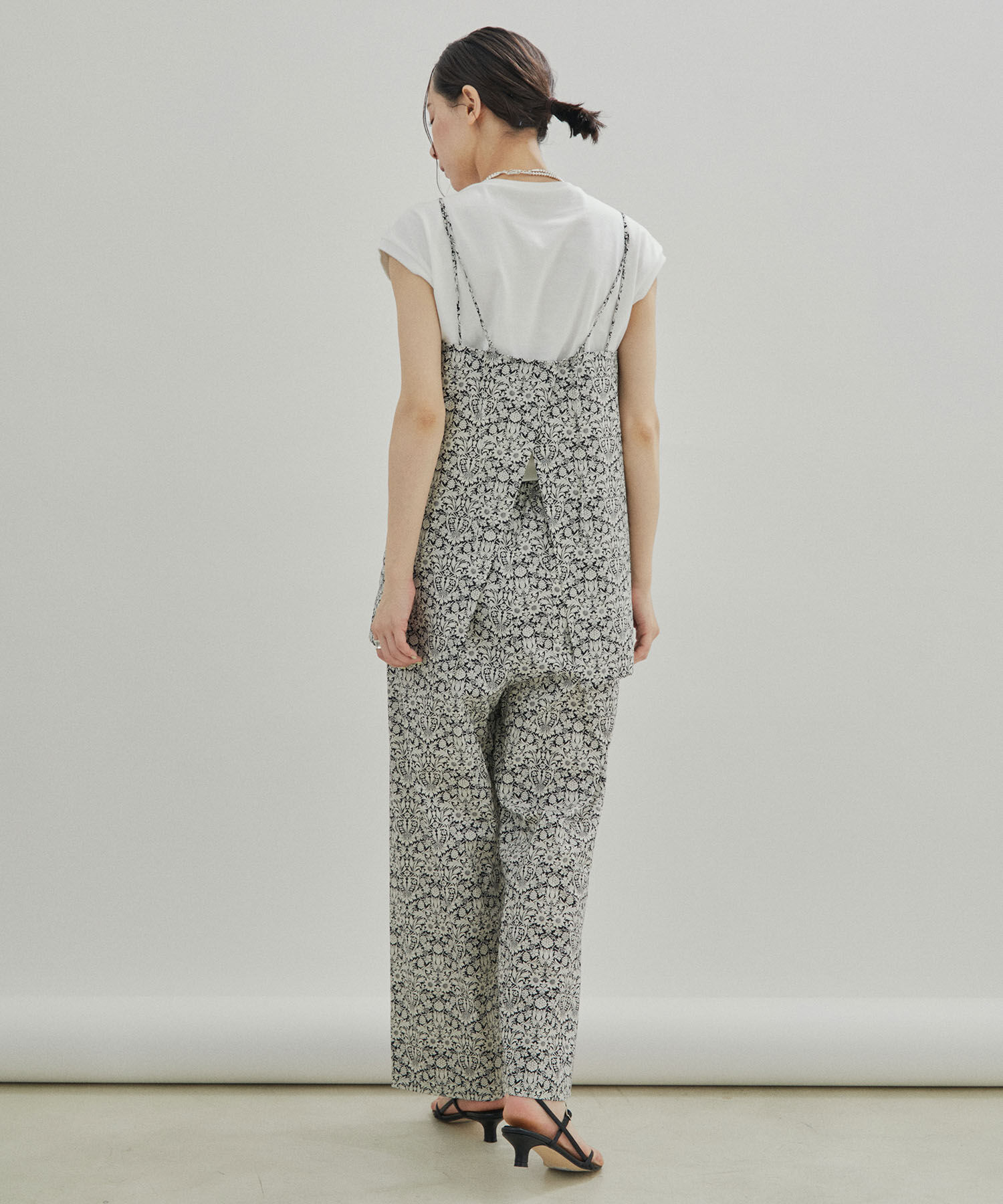 SALON adam et rope'「【LIBERTY】【セットアップ対応・洗える】リバティプリントバックスリットキャミソール」|キャミソール|