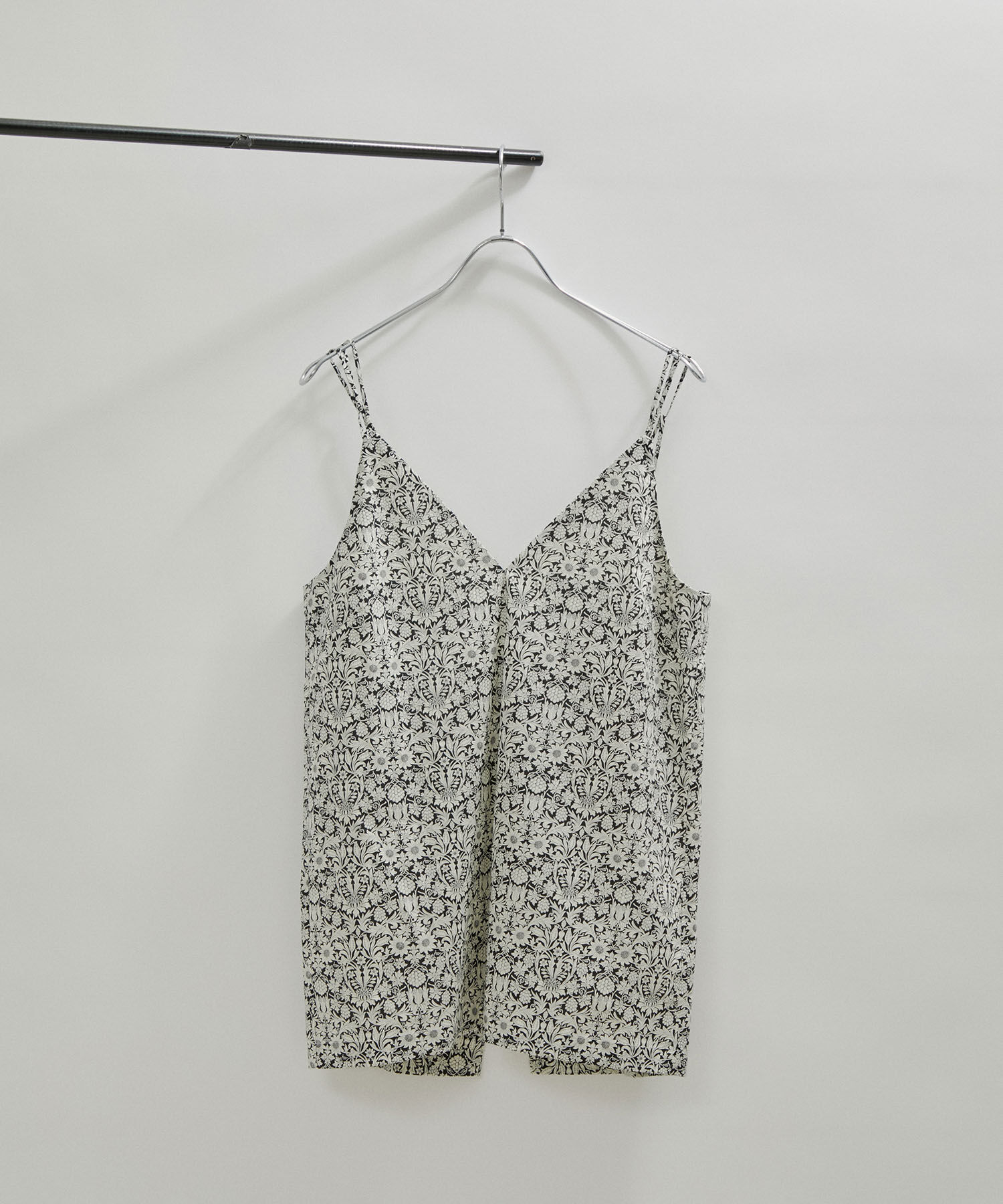 SALON adam et rope'「【LIBERTY】【セットアップ対応・洗える】リバティプリントバックスリットキャミソール」|キャミソール|