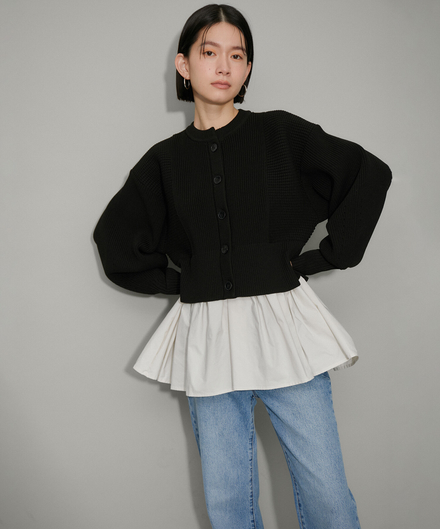ADAM ET ROPE'「【サステナブル・WEB限定】ペプラムコンビニットカーディガン」|カーディガン|ブラック系(02)