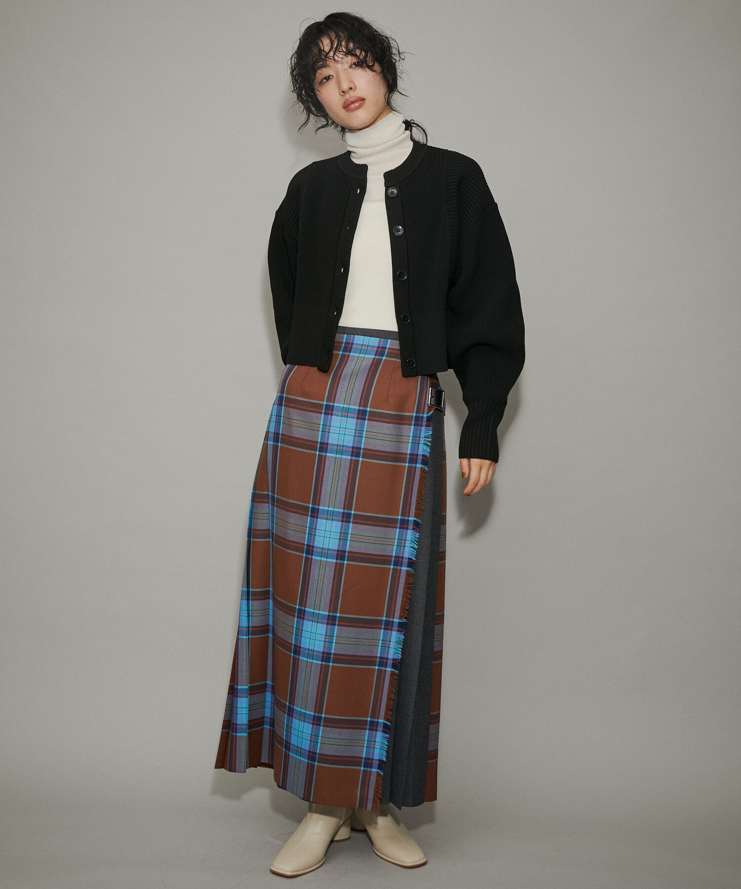 ADAM ET ROPE'「【サステナブル・WEB限定】ペプラムコンビニットカーディガン」|カーディガン|