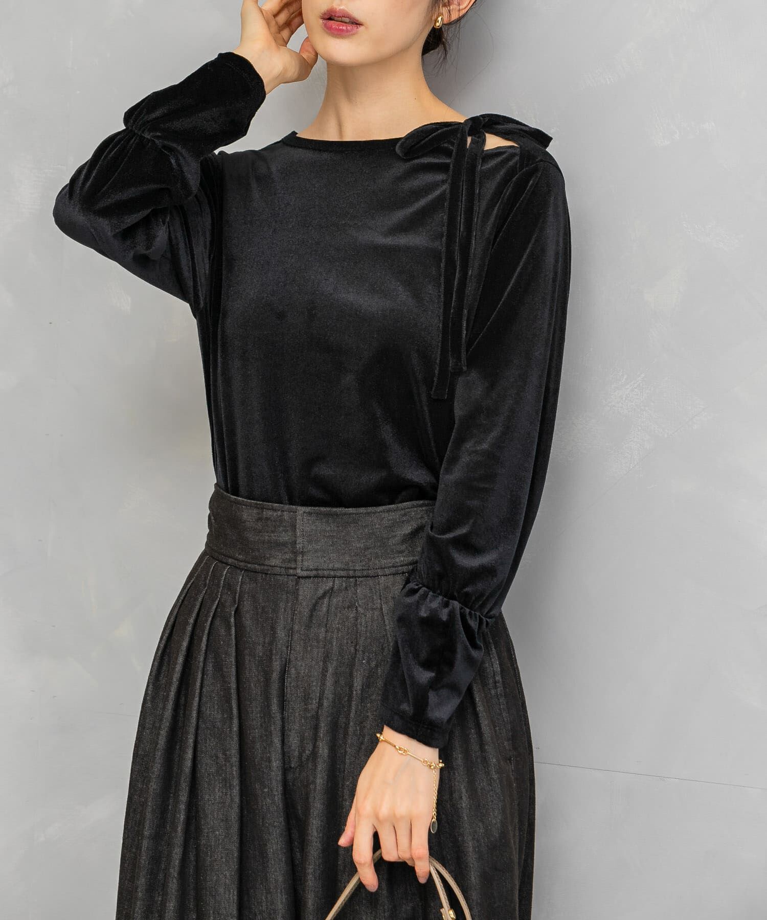 URBAN RESEARCH ROSSO「シアーベロアスリットデザインカットソー」|Tシャツ・カットソー|ブラック