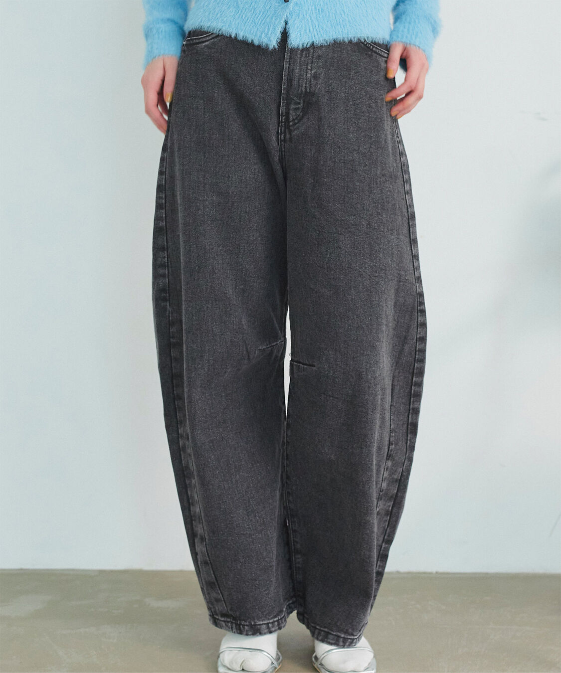 titivate「カーブラインデニムパンツ」|デニム|ブラック/パターン1