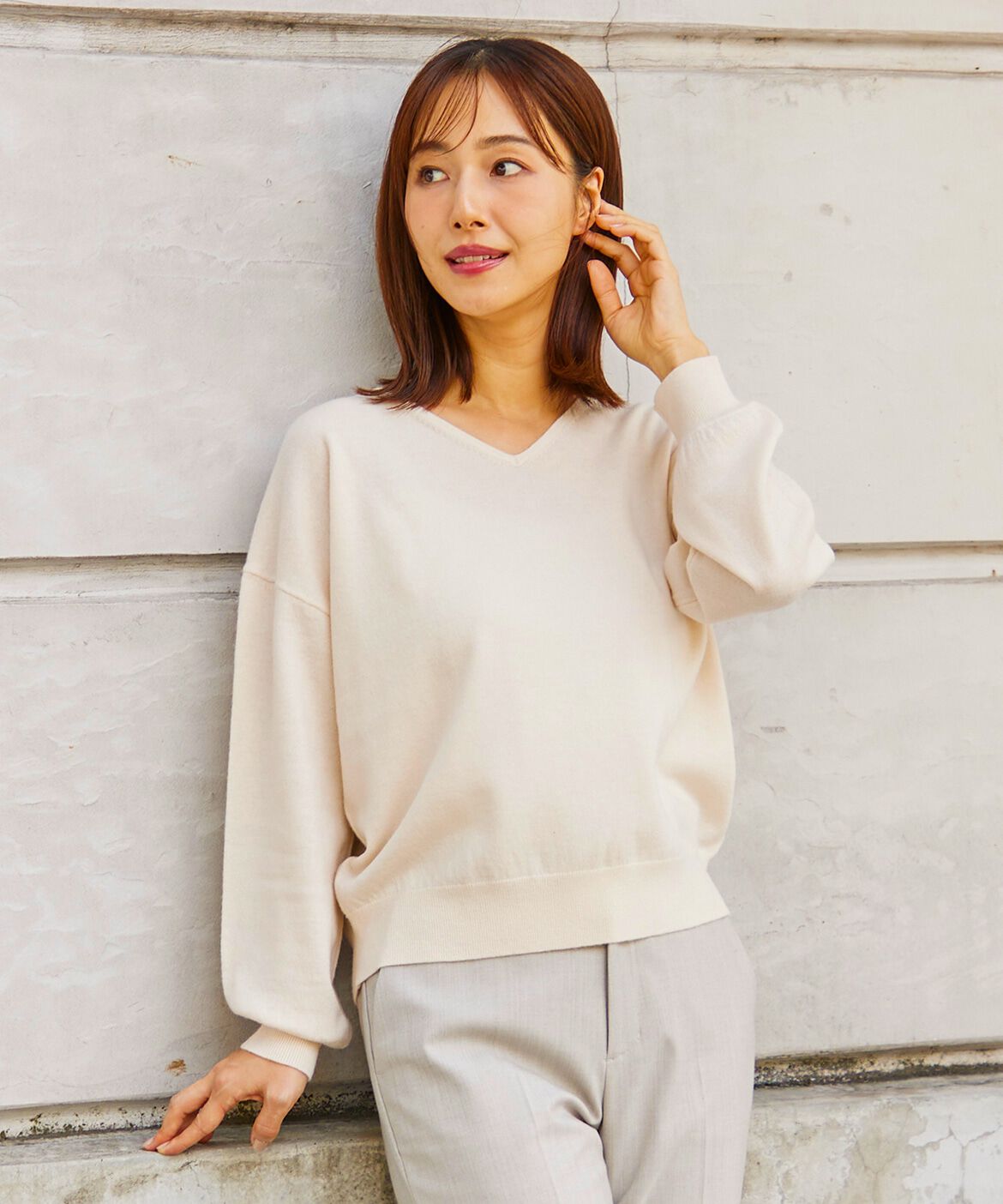 INED「ウール100%Vネックニット」|ニット・セーター|オフホワイト1