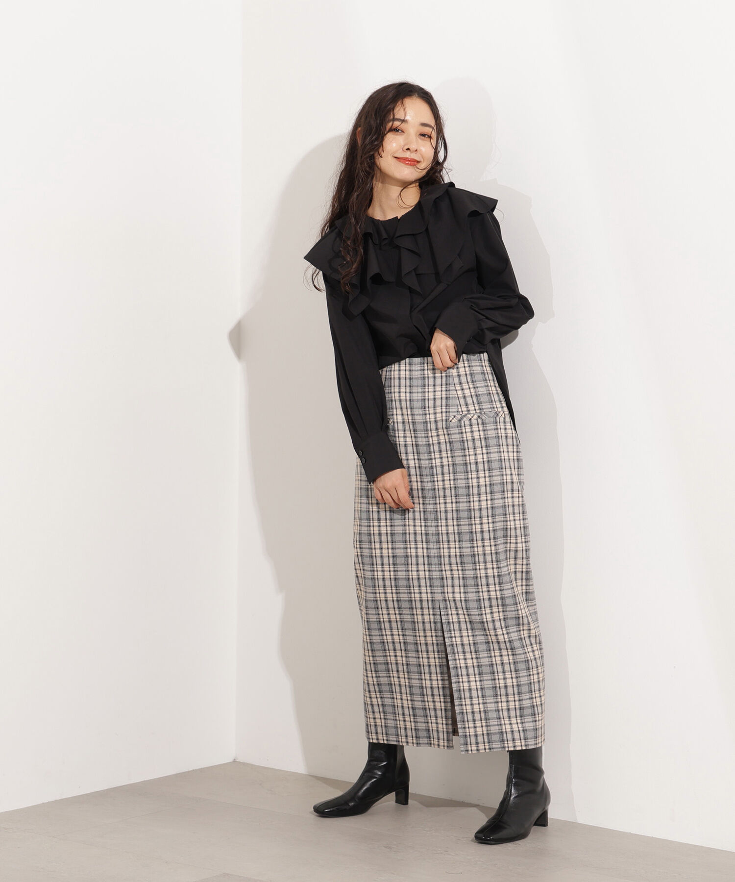  「ﾊｲｳｴｽﾄﾁｪｯｸﾅﾛｰｽｶｰﾄ《ﾌﾞﾗｳﾝ系:LUMINE･LUCUA･official s」|スカート|