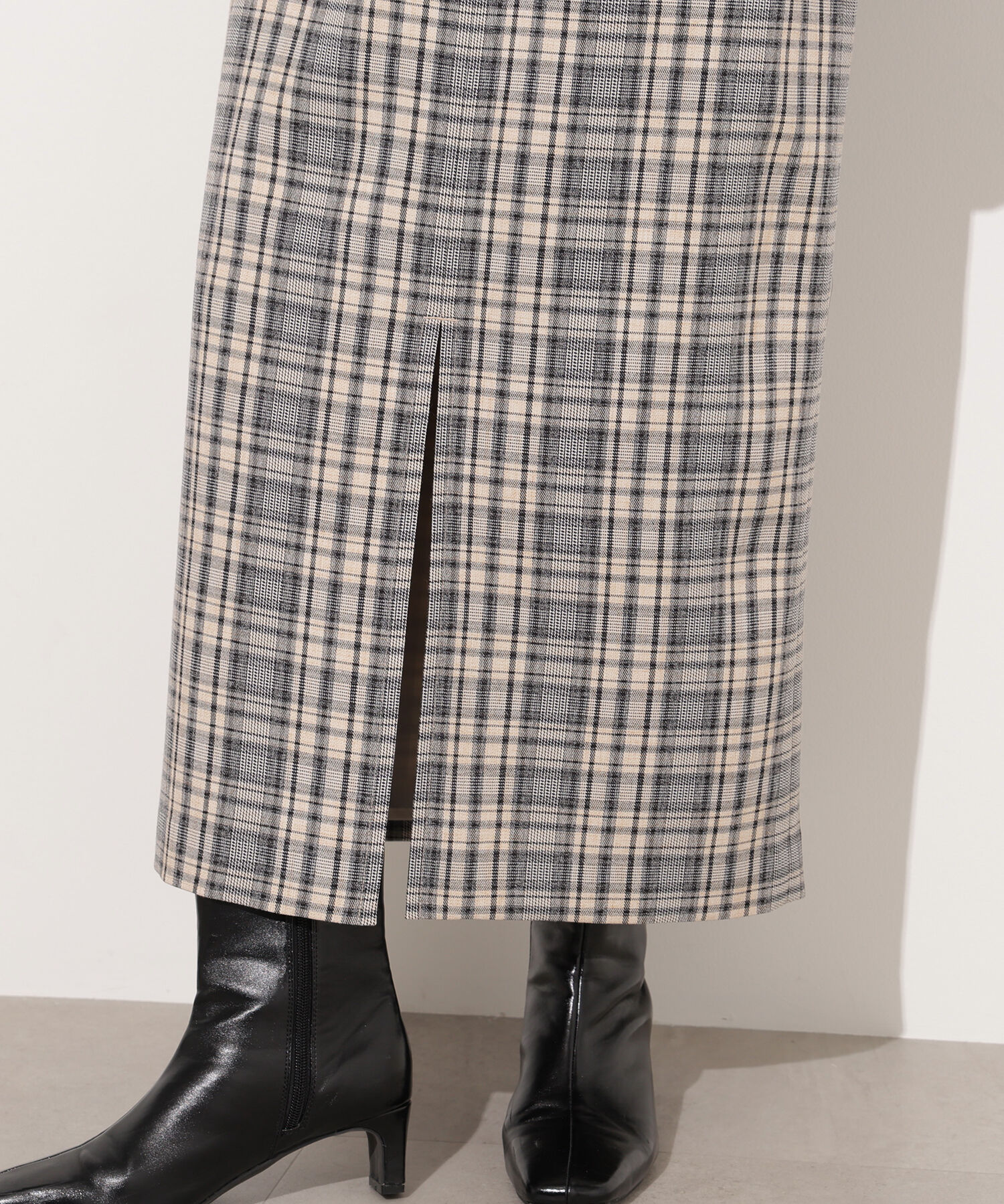  「ﾊｲｳｴｽﾄﾁｪｯｸﾅﾛｰｽｶｰﾄ《ﾌﾞﾗｳﾝ系:LUMINE･LUCUA･official s」|スカート|