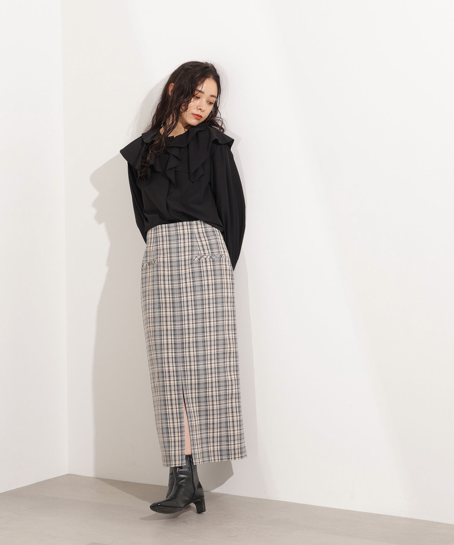  「ﾊｲｳｴｽﾄﾁｪｯｸﾅﾛｰｽｶｰﾄ《ﾌﾞﾗｳﾝ系:LUMINE･LUCUA･official s」|スカート|