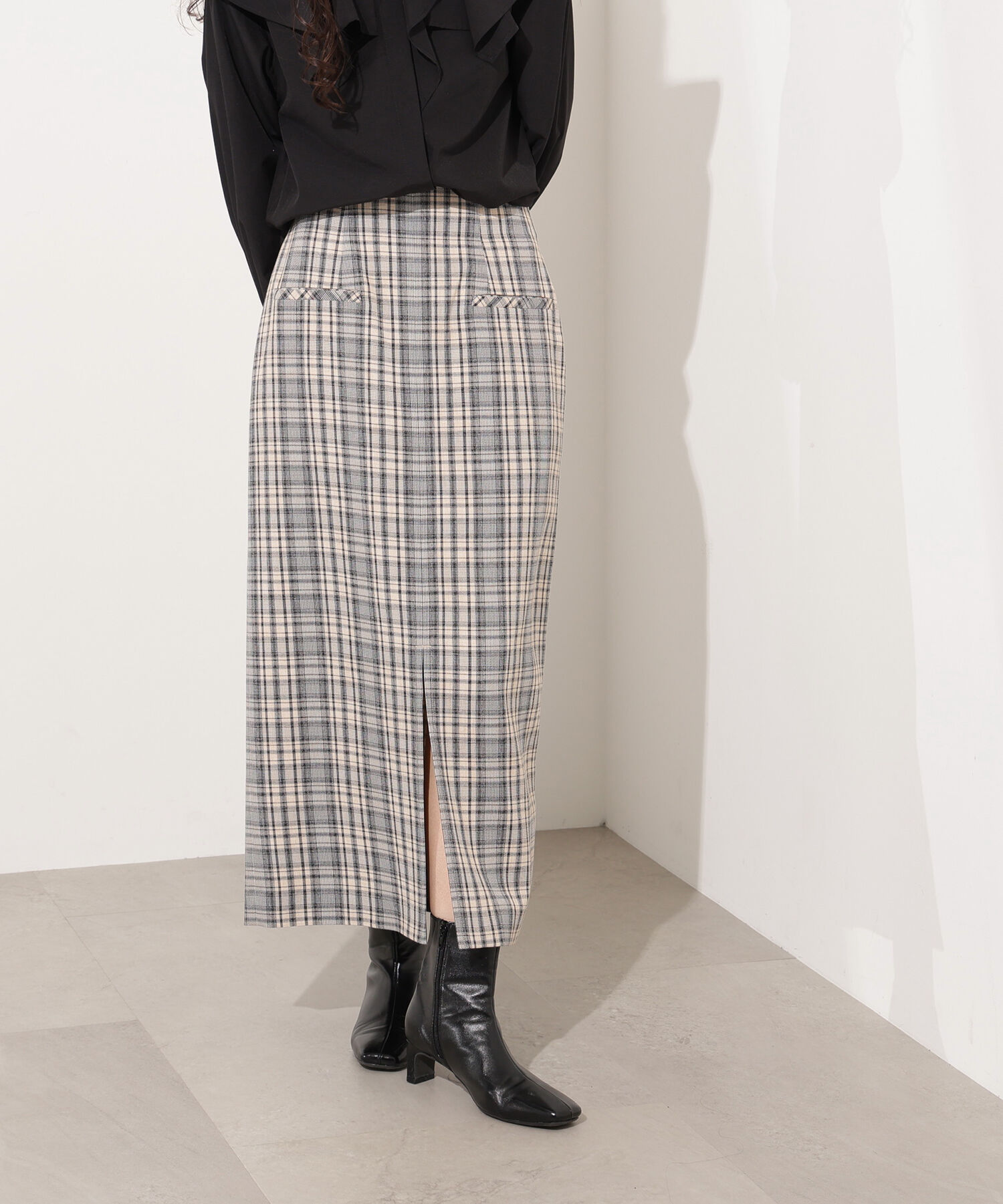  「ﾊｲｳｴｽﾄﾁｪｯｸﾅﾛｰｽｶｰﾄ《ﾌﾞﾗｳﾝ系:LUMINE･LUCUA･official s」|スカート|