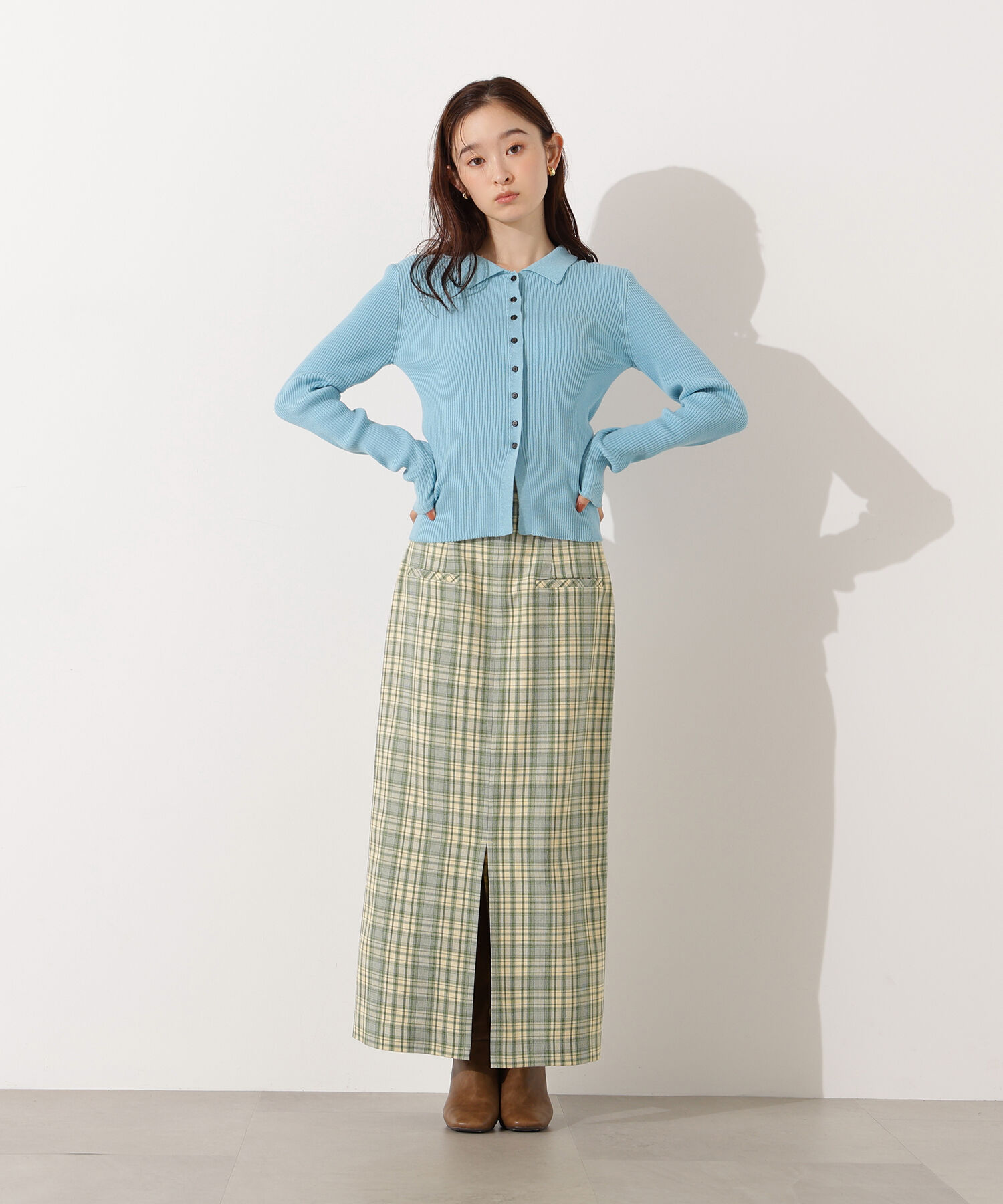  「ﾊｲｳｴｽﾄﾁｪｯｸﾅﾛｰｽｶｰﾄ《ﾌﾞﾗｳﾝ系:LUMINE･LUCUA･official s」|スカート|