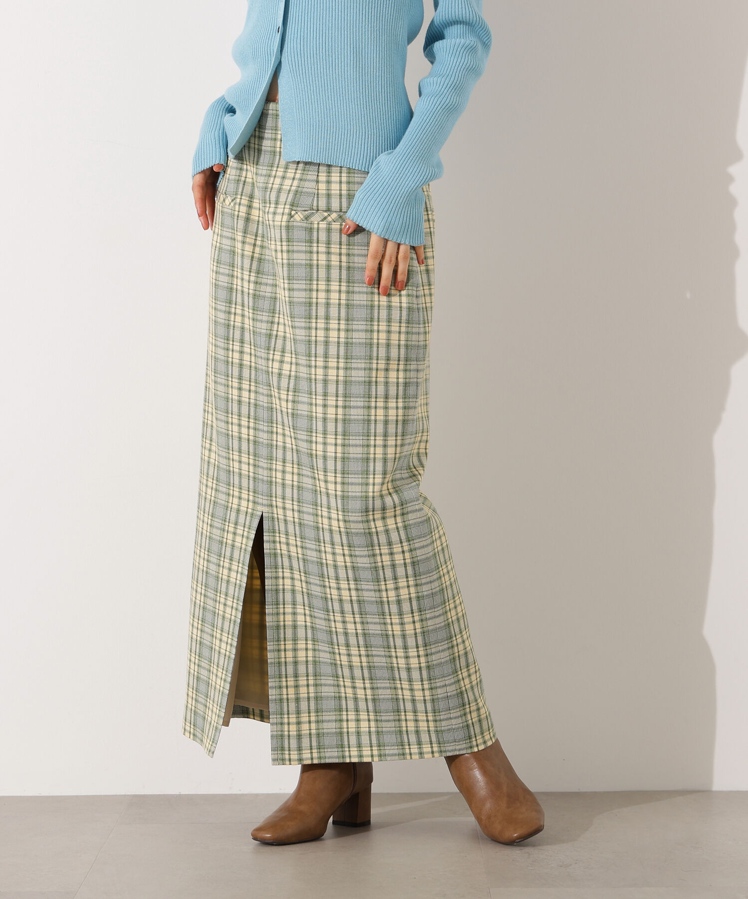  「ﾊｲｳｴｽﾄﾁｪｯｸﾅﾛｰｽｶｰﾄ《ﾌﾞﾗｳﾝ系:LUMINE･LUCUA･official s」|スカート|