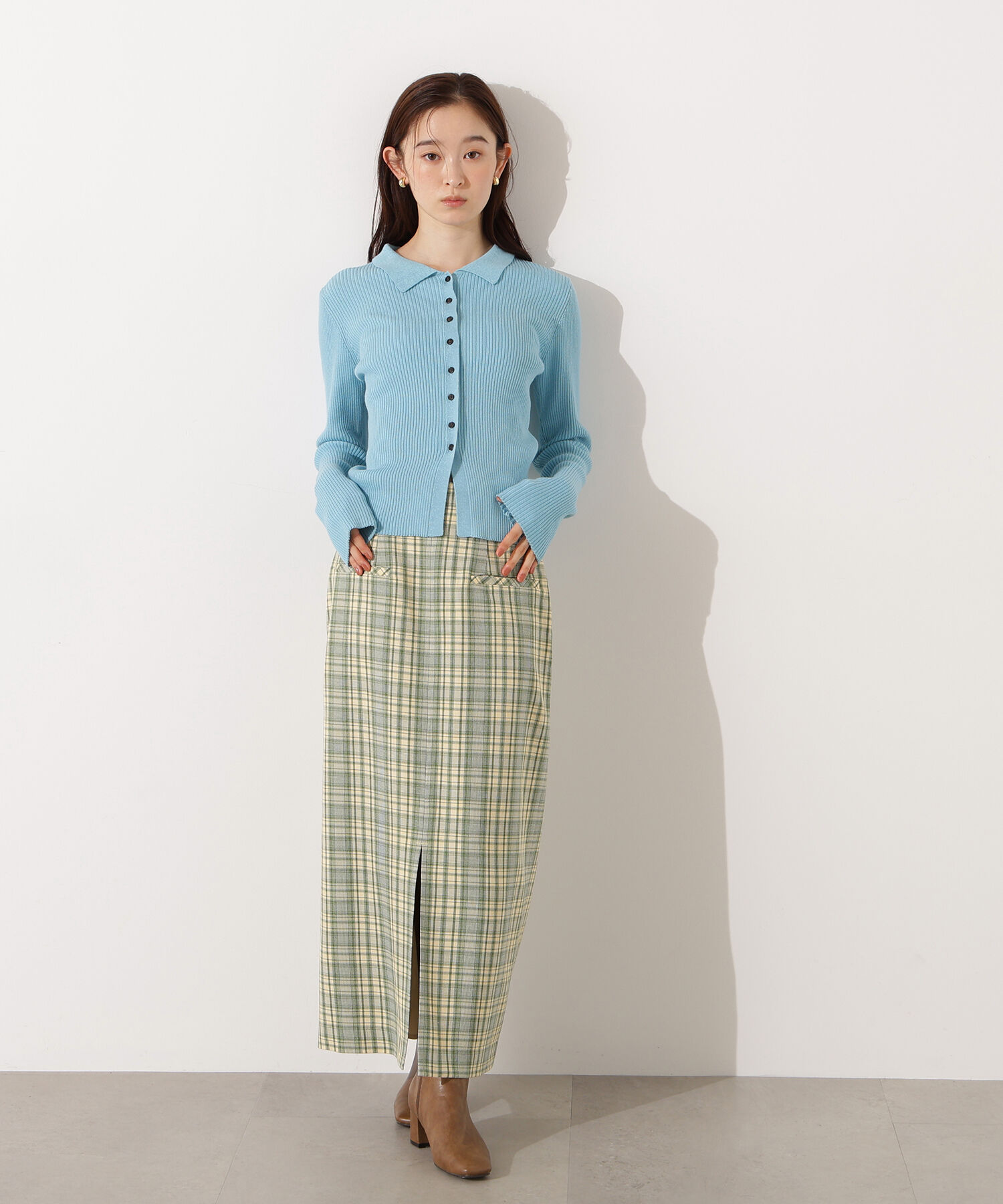  「ﾊｲｳｴｽﾄﾁｪｯｸﾅﾛｰｽｶｰﾄ《ﾌﾞﾗｳﾝ系:LUMINE･LUCUA･official s」|スカート|