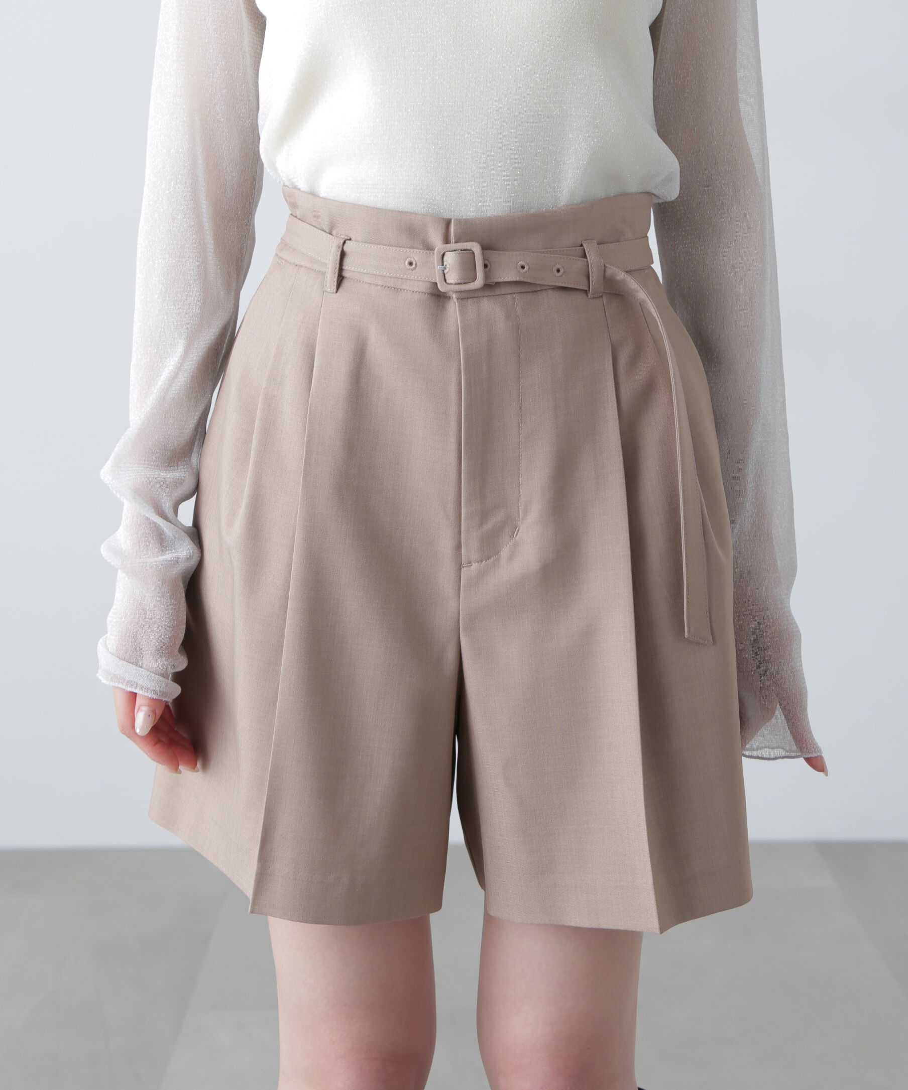  「梳毛調合繊ベルト付きタックショートパンツ」|その他|