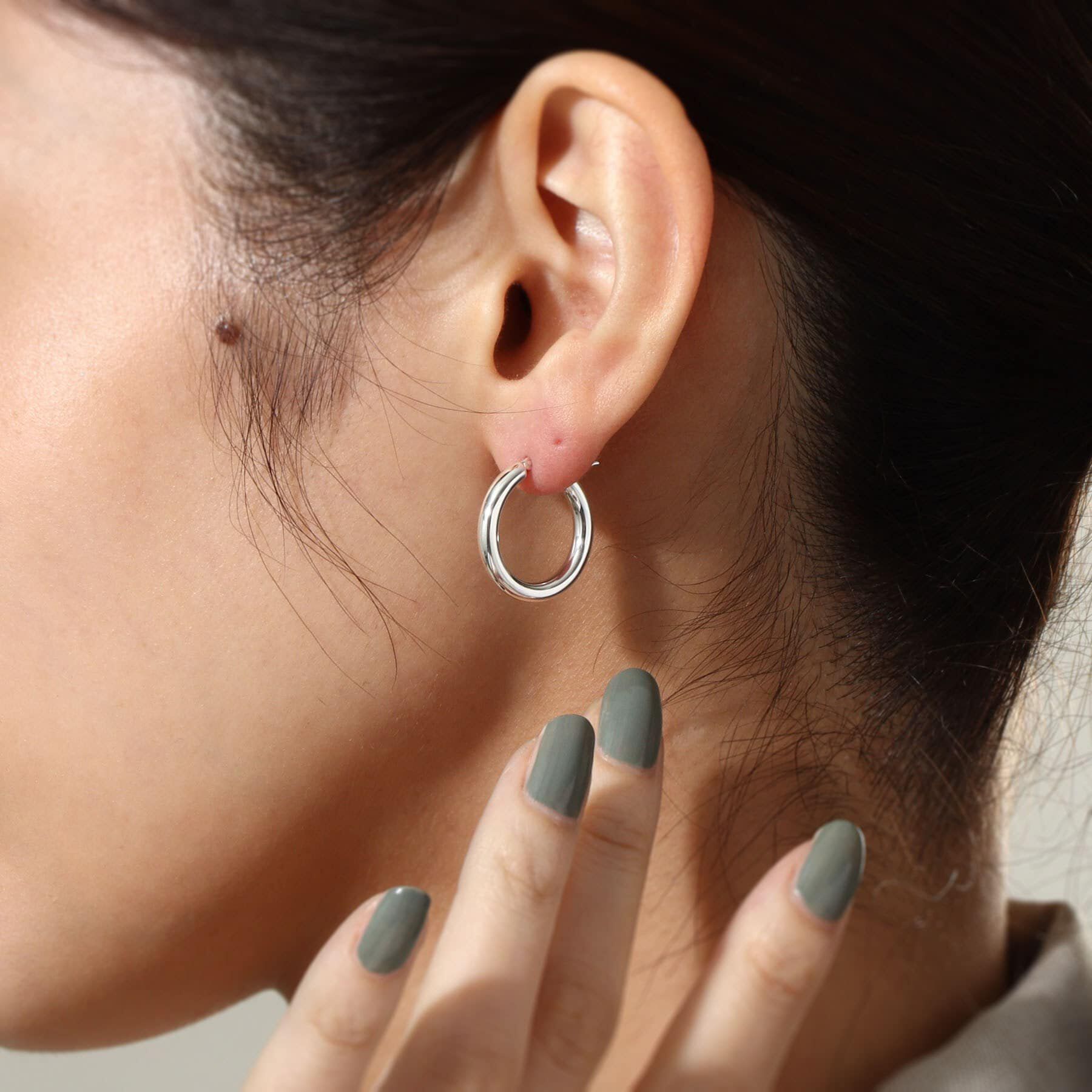 COCOSHNIK ONKITSCH「シルバー ホロウ フープピアスＳ」|ピアス|