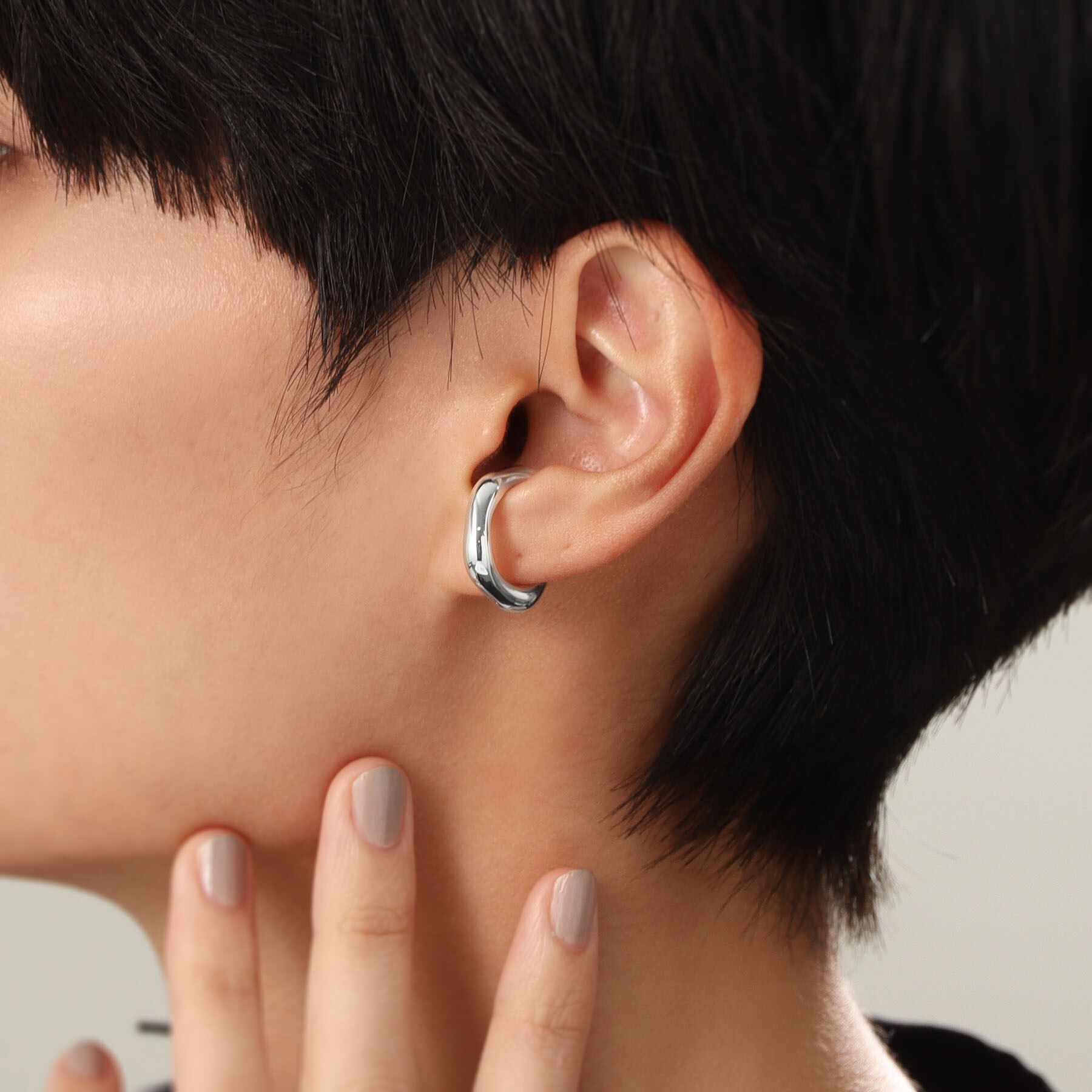 COCOSHNIK ONKITSCH「シルバー ニュアンスイヤーカフ」|イヤリング|