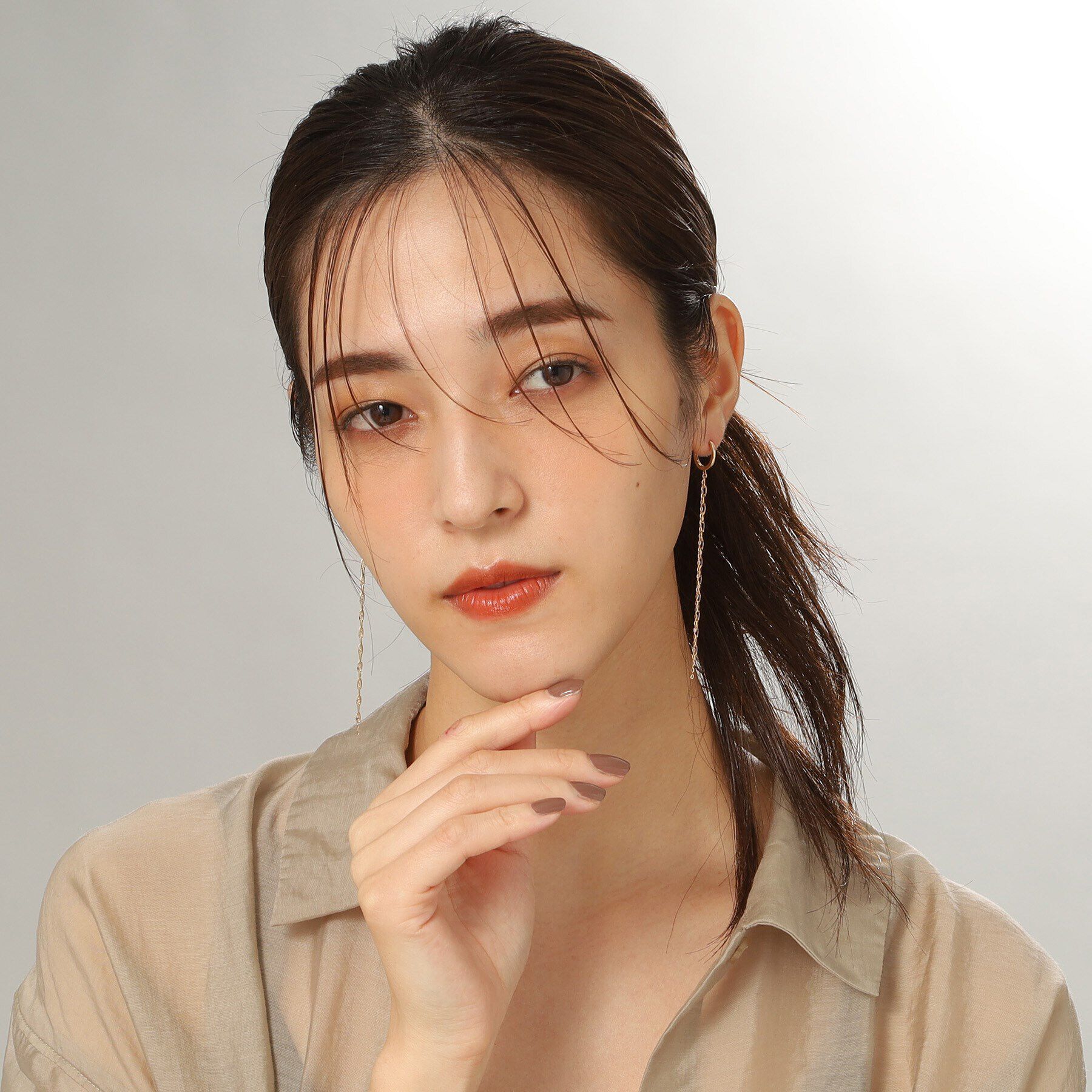 COCOSHNIK「K10フリンジチェーン中折れ フープピアス」|ピアス|