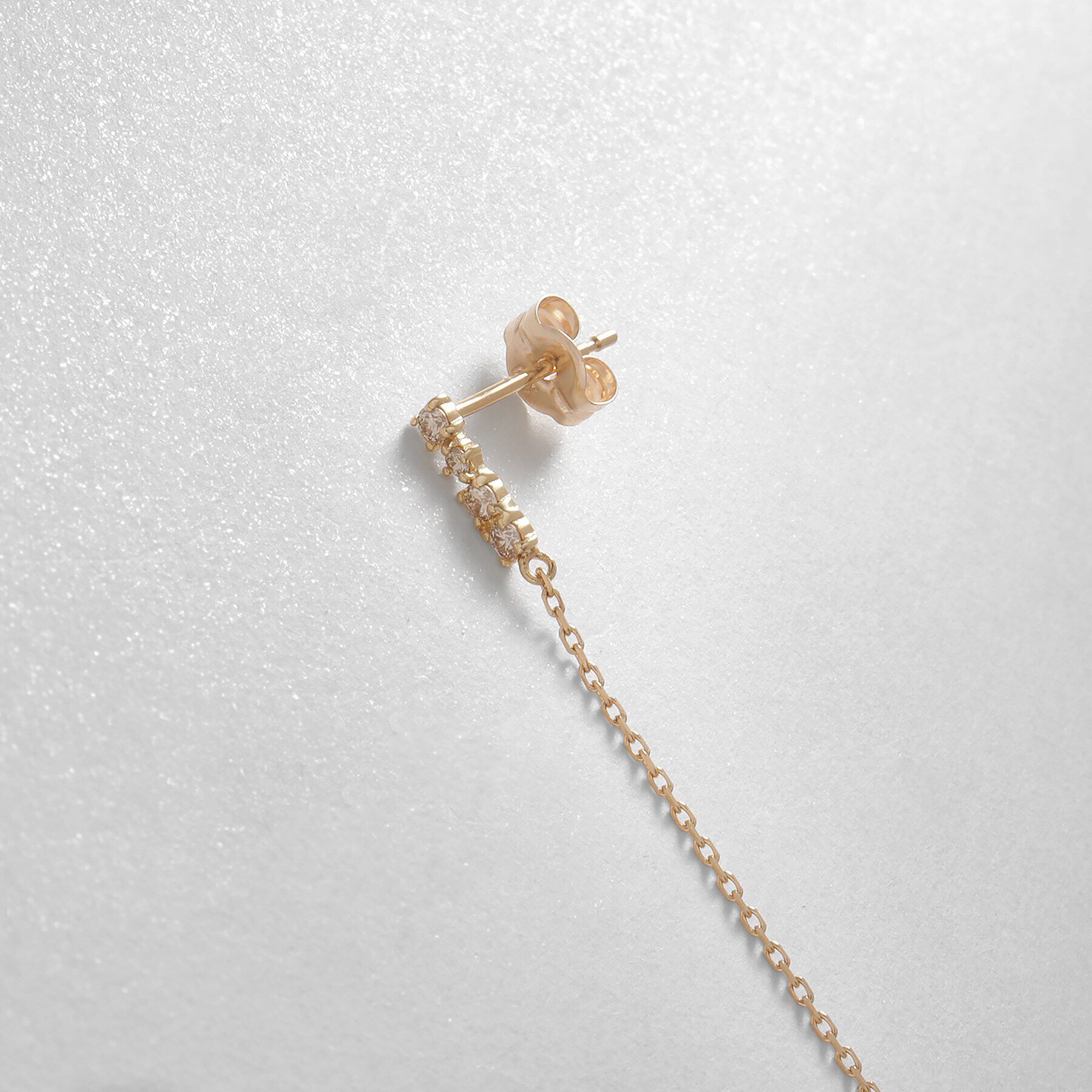 COCOSHNIK「K10ダイヤモンド ハンギングチェーン スタッドピアス」|ピアス|