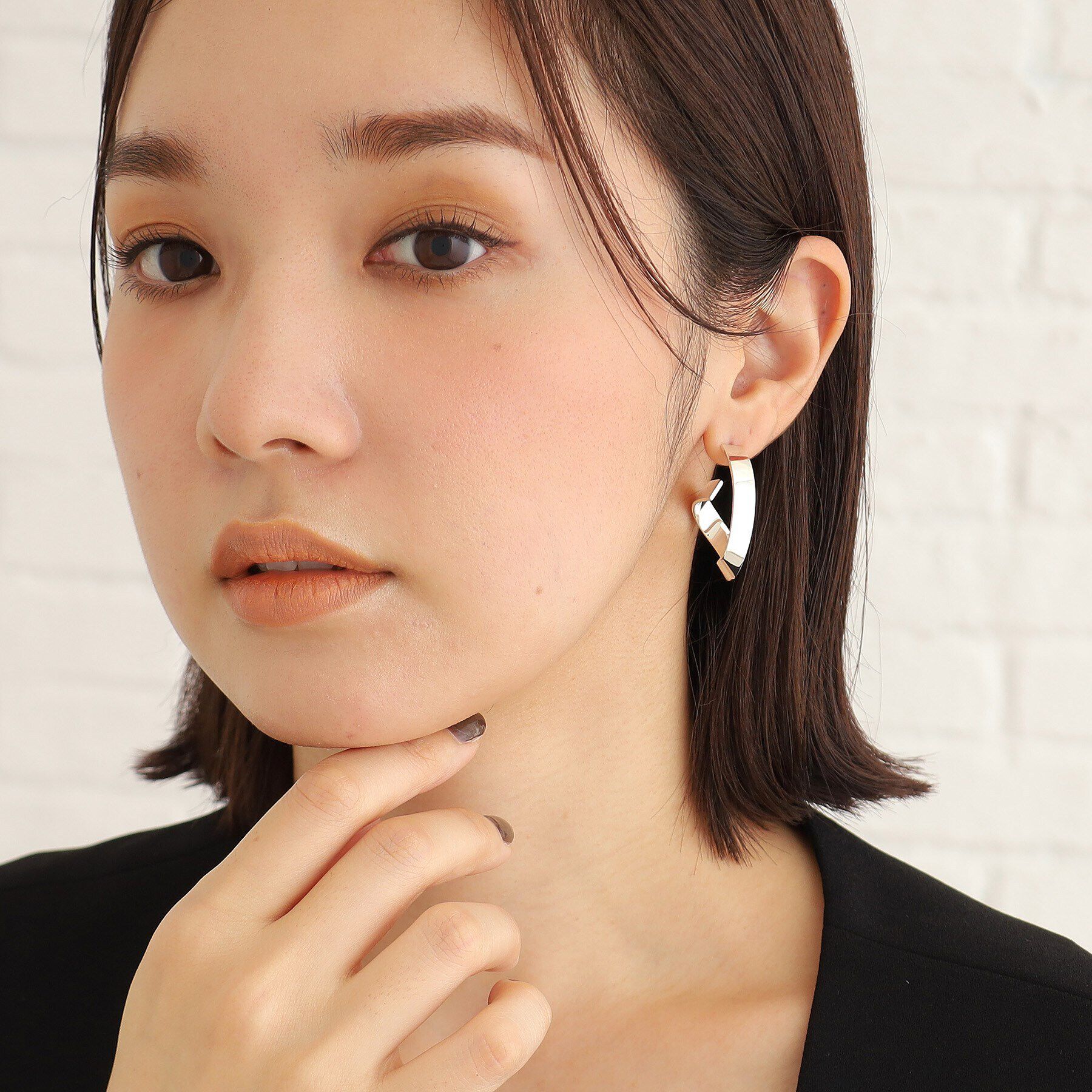 COCOSHNIK ONKITSCH「シルバー フォールディングピアス ストリーム」|ピアス|