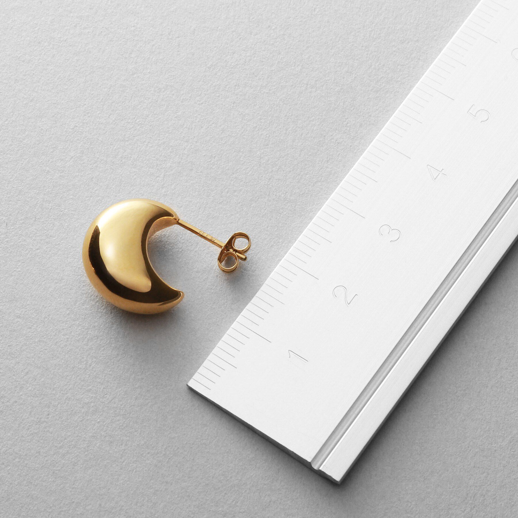 COCOSHNIK ONKITSCH「シルバー ホロウフープピアス ペアシェイプS GP」|ピアス|