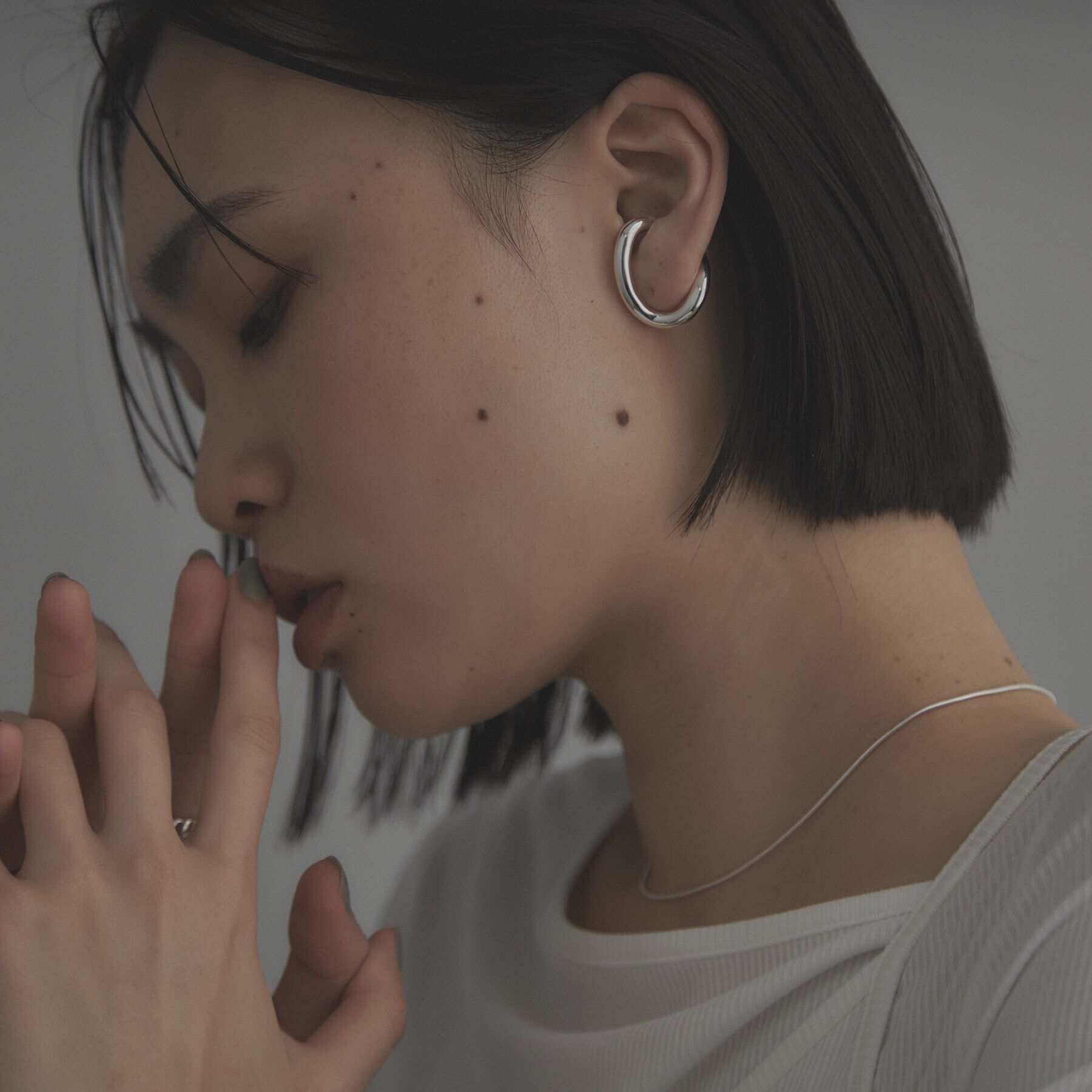 COCOSHNIK ONKITSCH「シルバー ボリュームSラインイヤーカフ」|イヤリング|