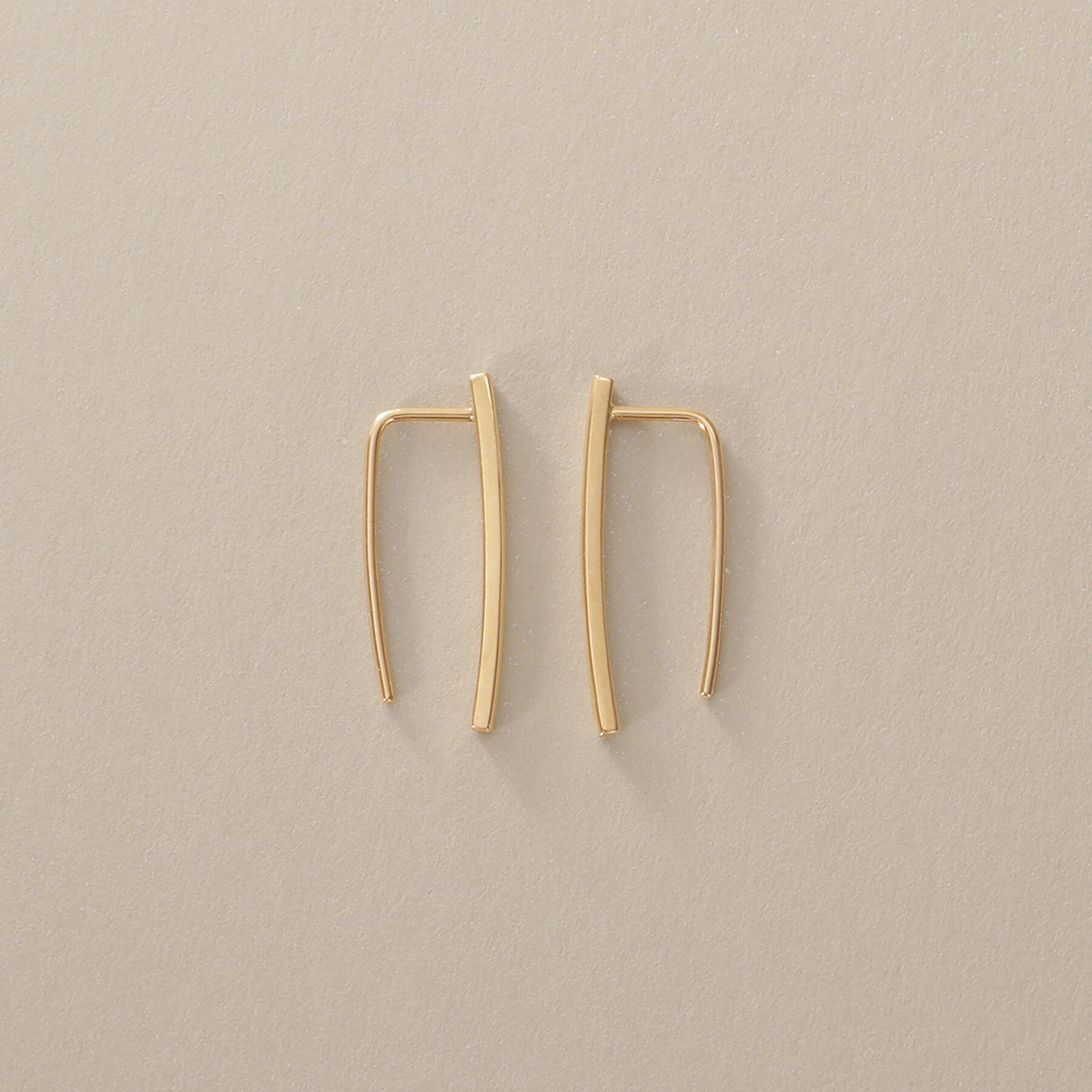 COCOSHNIK「K10カーブライン フックピアス」|ピアス|