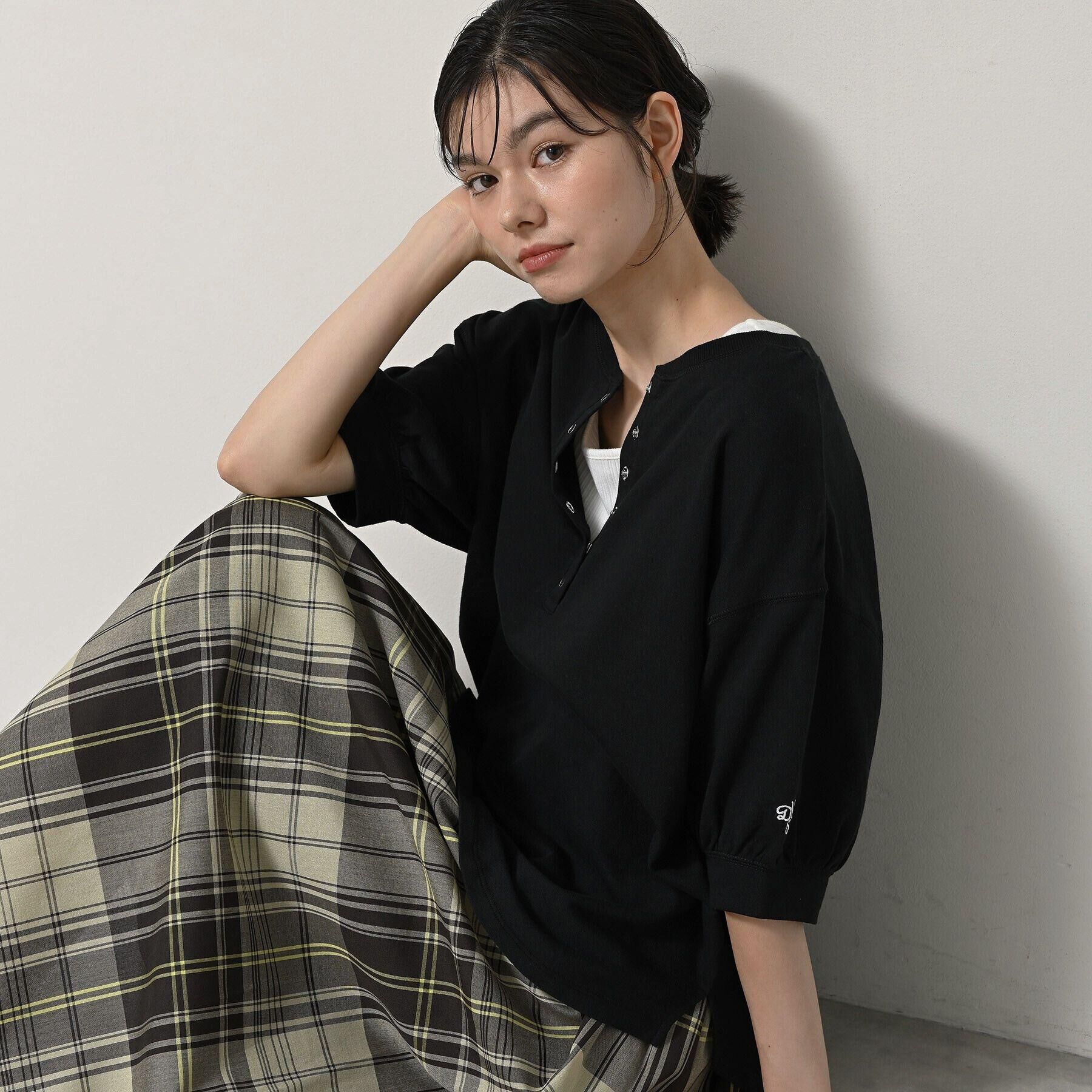 Dessin「【360度可愛い/前後2WAY/洗える】ライトコットンヘンリーカットソー」|Tシャツ・カットソー|ブラック(019)