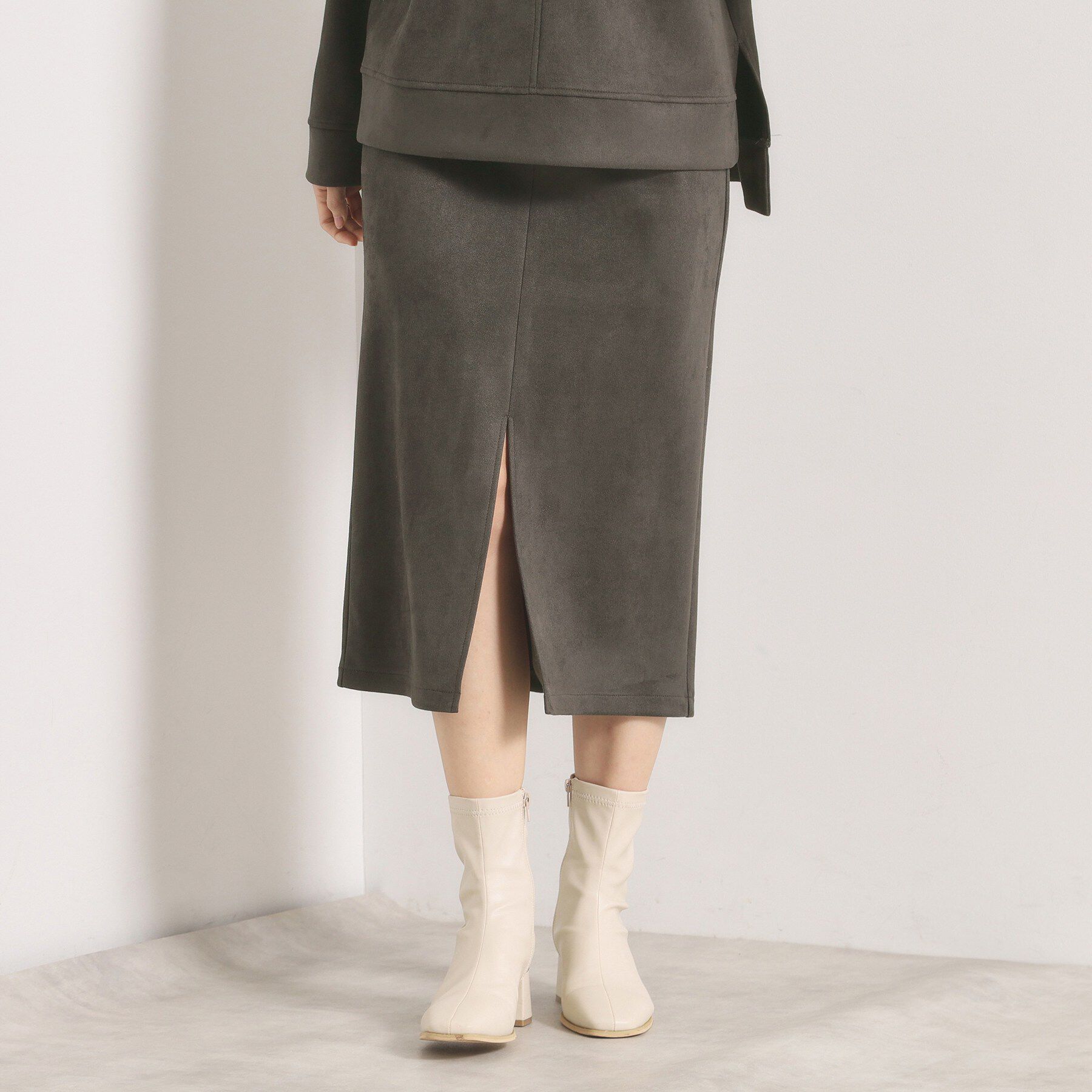 ITS&rsquo;DEMO「【セットアップ可／手洗い可】カットスエードスカート」|スカート|